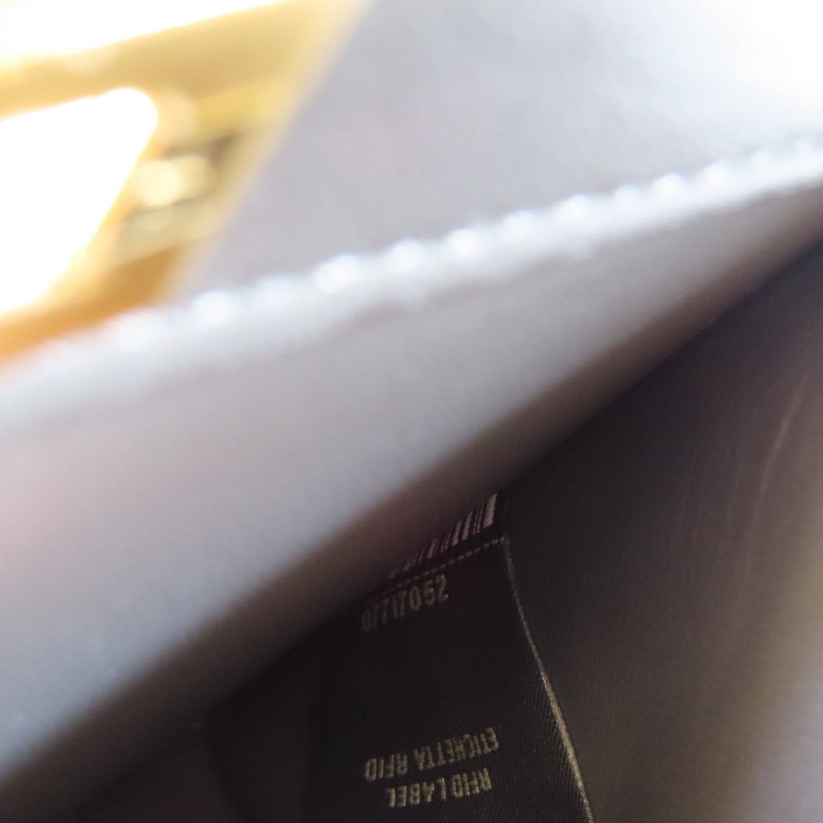 FENDI 牛皮皮革Peekaboo金扣手挽肩背兩用袋灰色