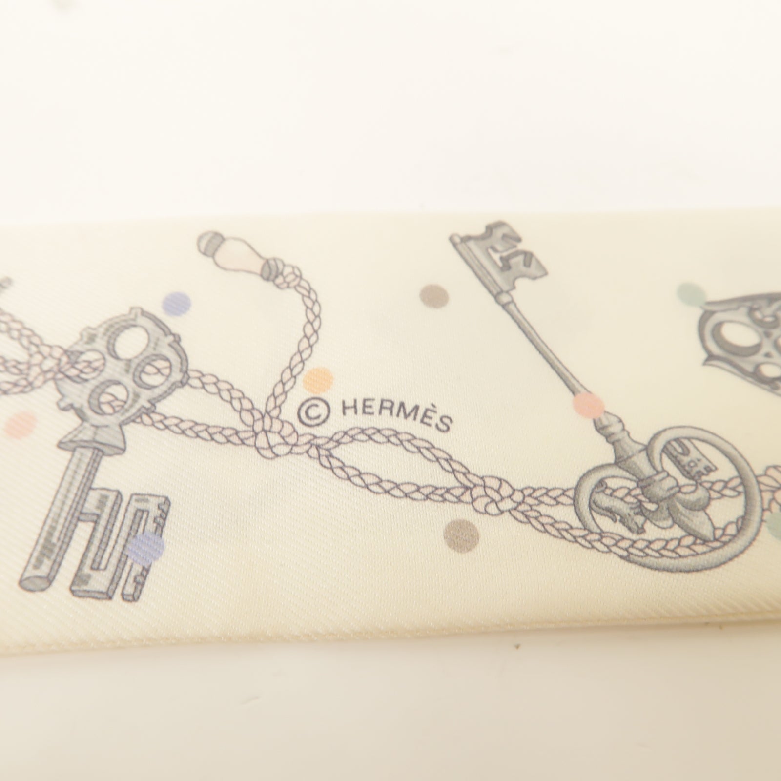HERMES 絲質Twilly絲巾白色