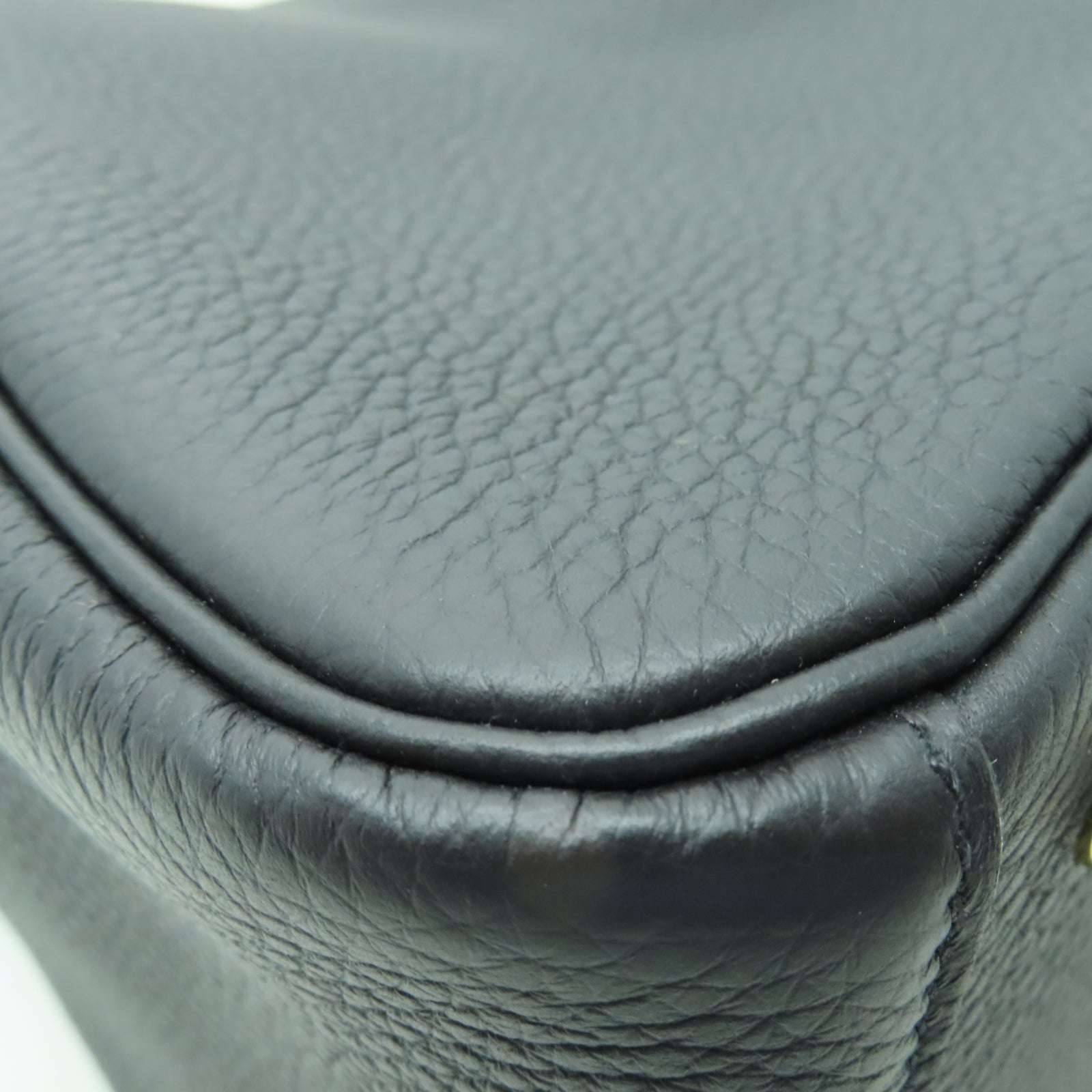 HERMES Taurillon Clemence皮革Lindy 26金扣手挽肩背兩用袋黑色