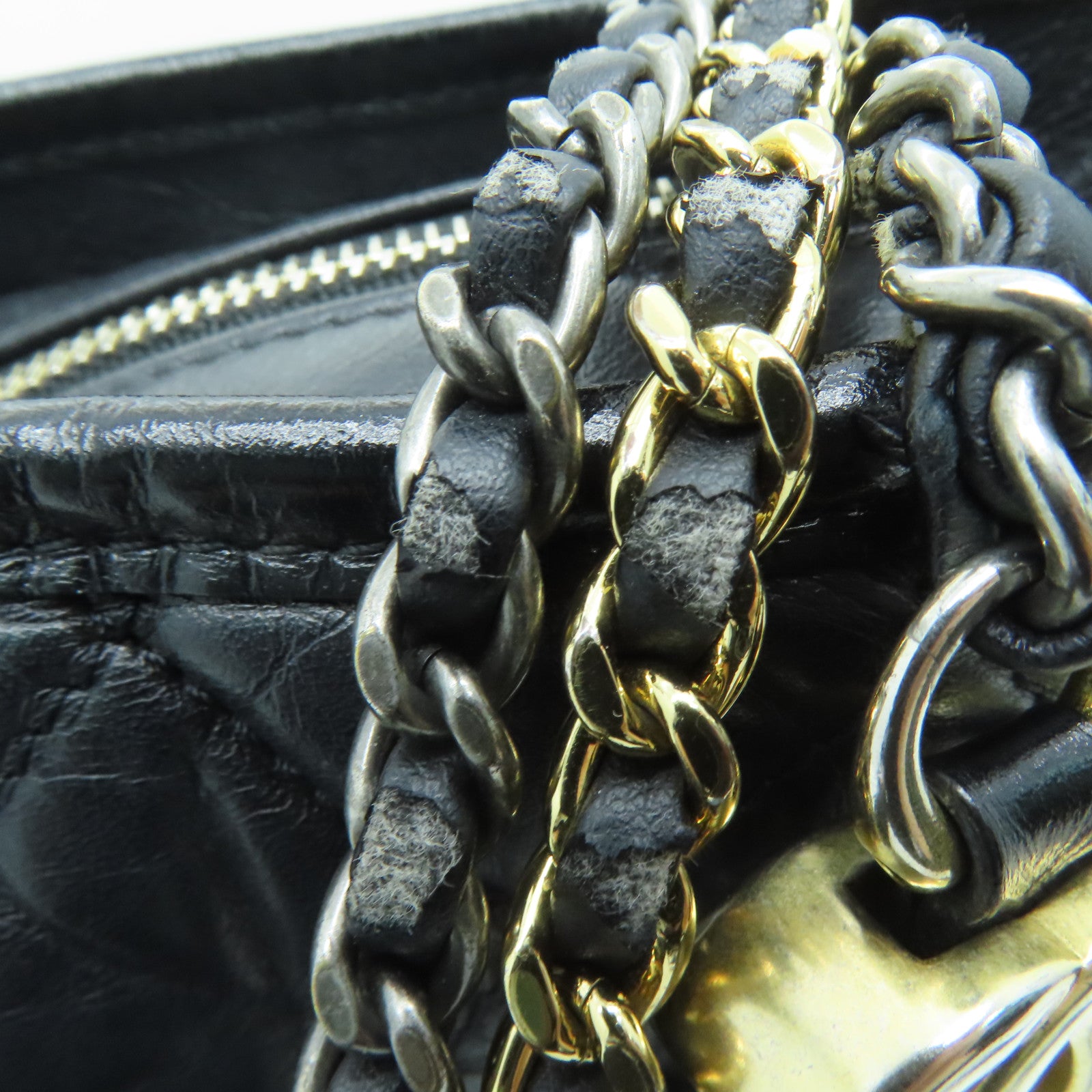 CHANEL 菱格牛皮皮革Gabrielle Medium Shoulder Bag銀扣鏈帶肩背袋黑色