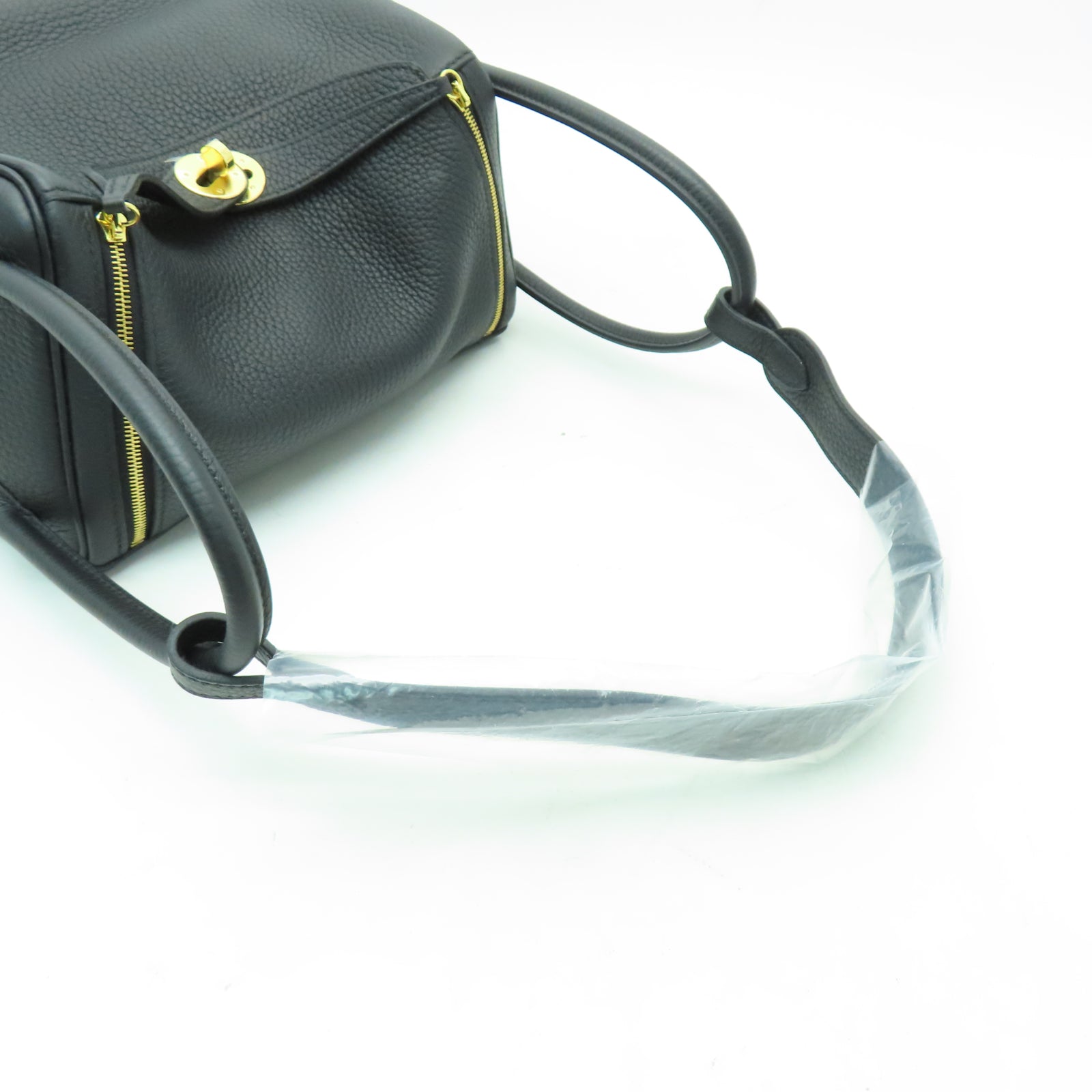 HERMES Taurillon Clemence皮革Lindy 26金扣手挽肩背兩用袋黑色