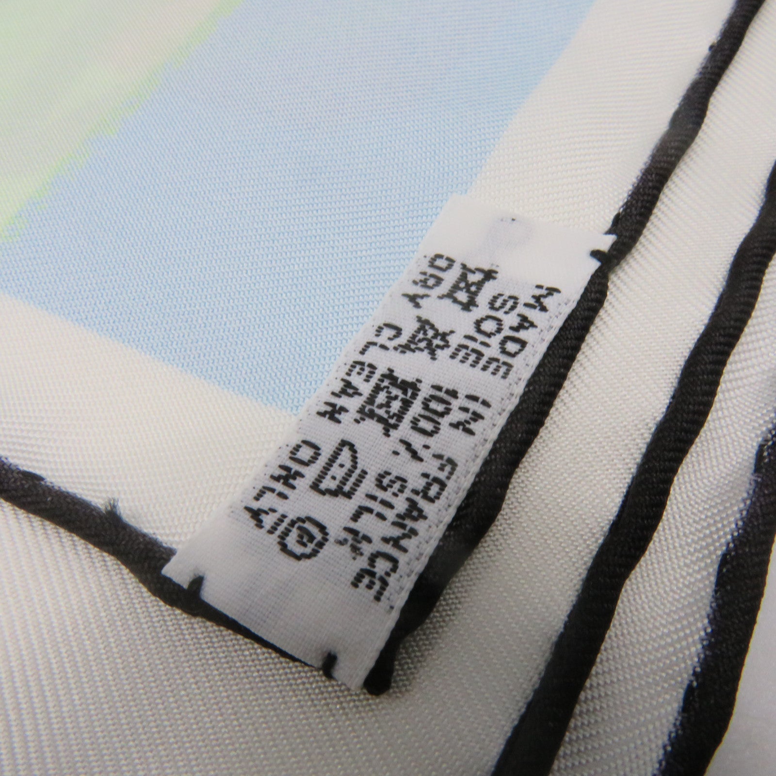 HERMES 【激減優惠】絲質Scarf 90x90絲巾白色/彩色