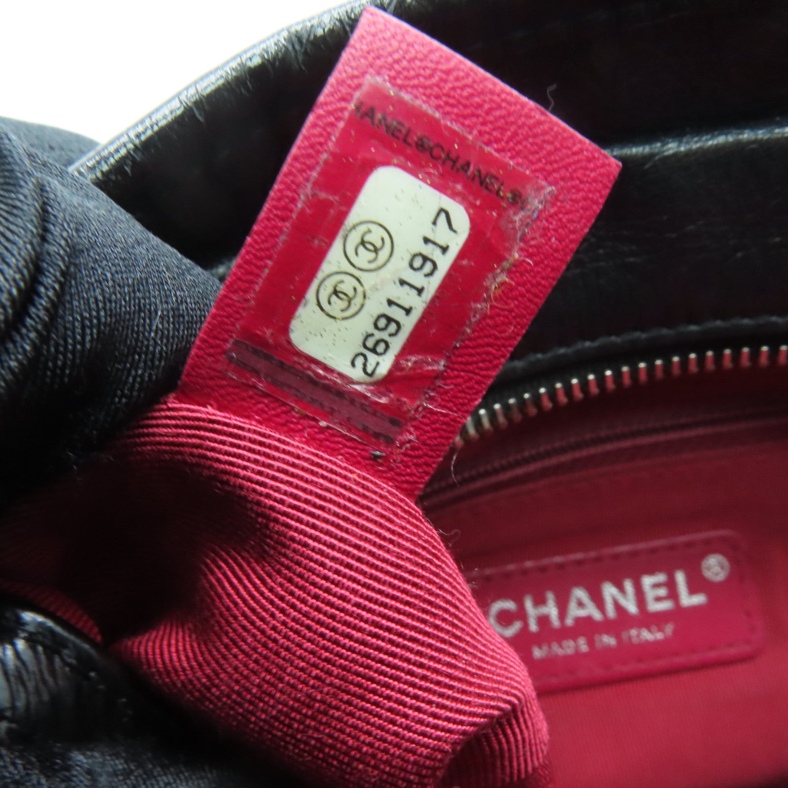 CHANEL 菱格牛皮皮革Gabrielle Medium Shoulder Bag銀扣鏈帶肩背袋黑色
