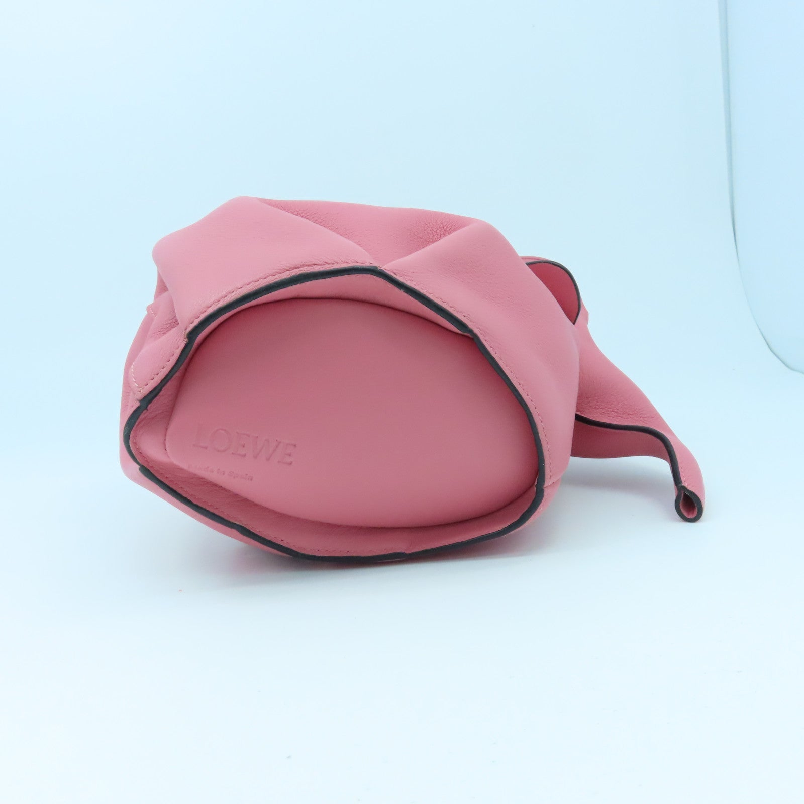 LOEWE 牛皮皮革Mini Elephant銀扣肩背袋粉紅色