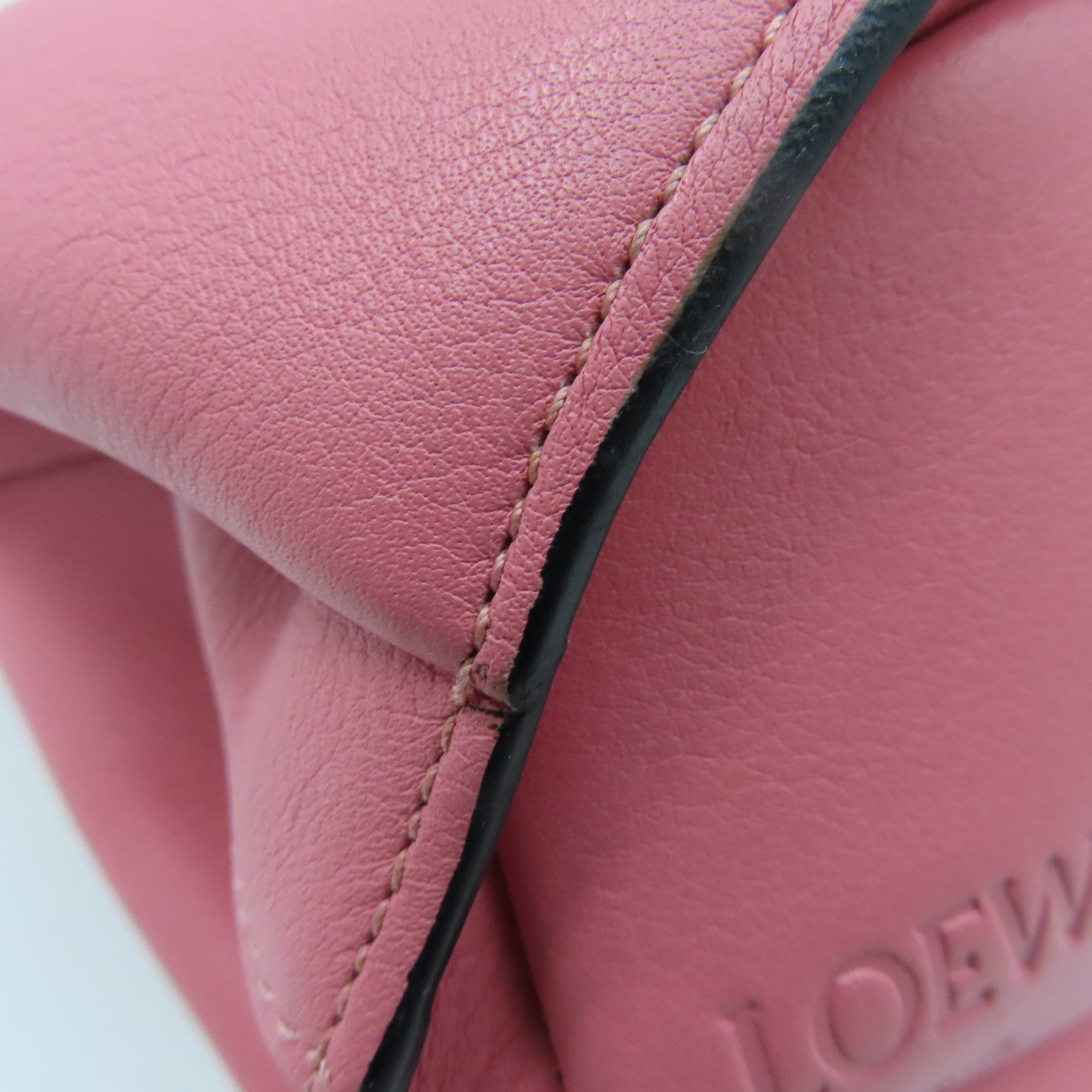 LOEWE 牛皮皮革Mini Elephant銀扣肩背袋粉紅色