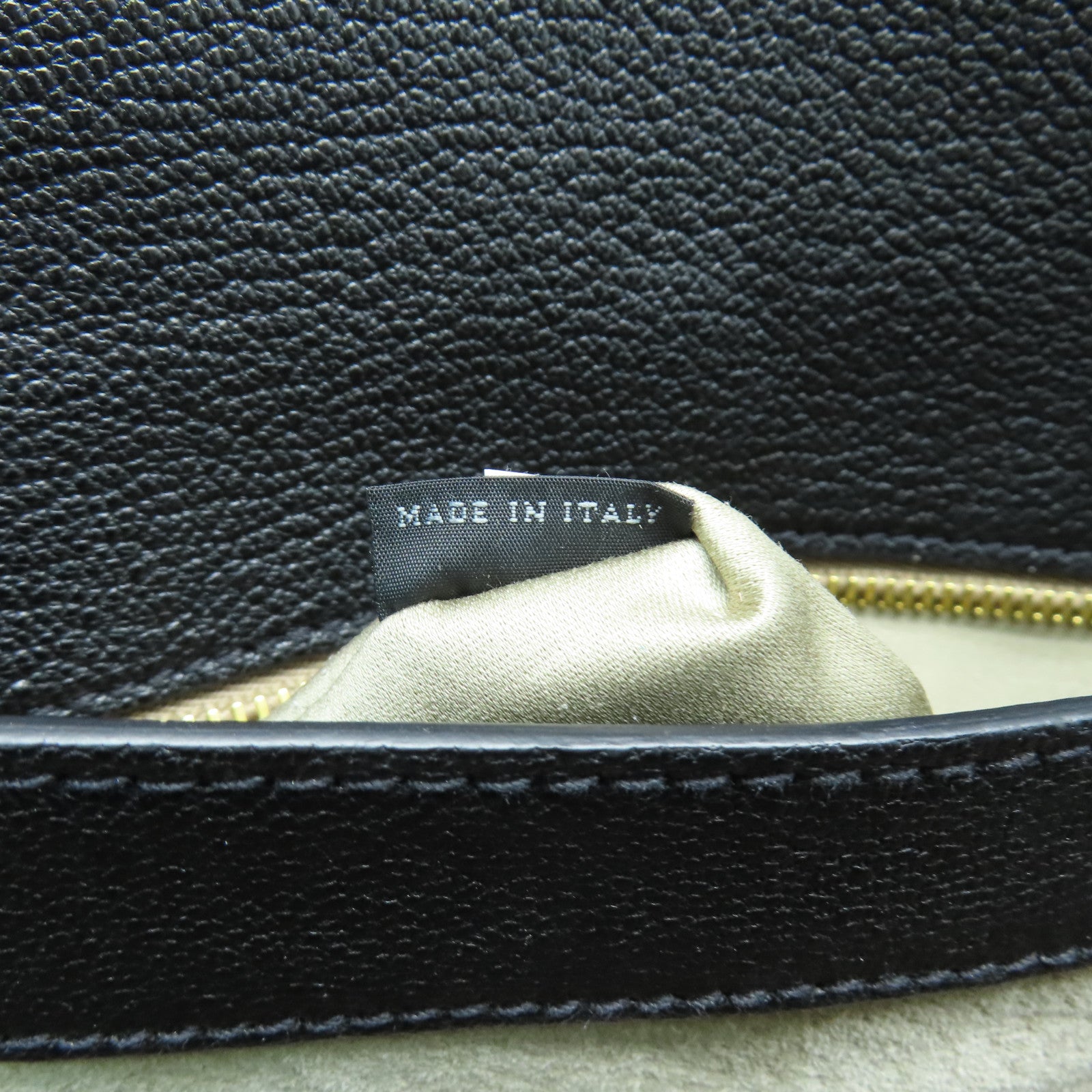 Miu Miu 牛皮皮革2 Way Bag金扣手挽肩背兩用袋黑色