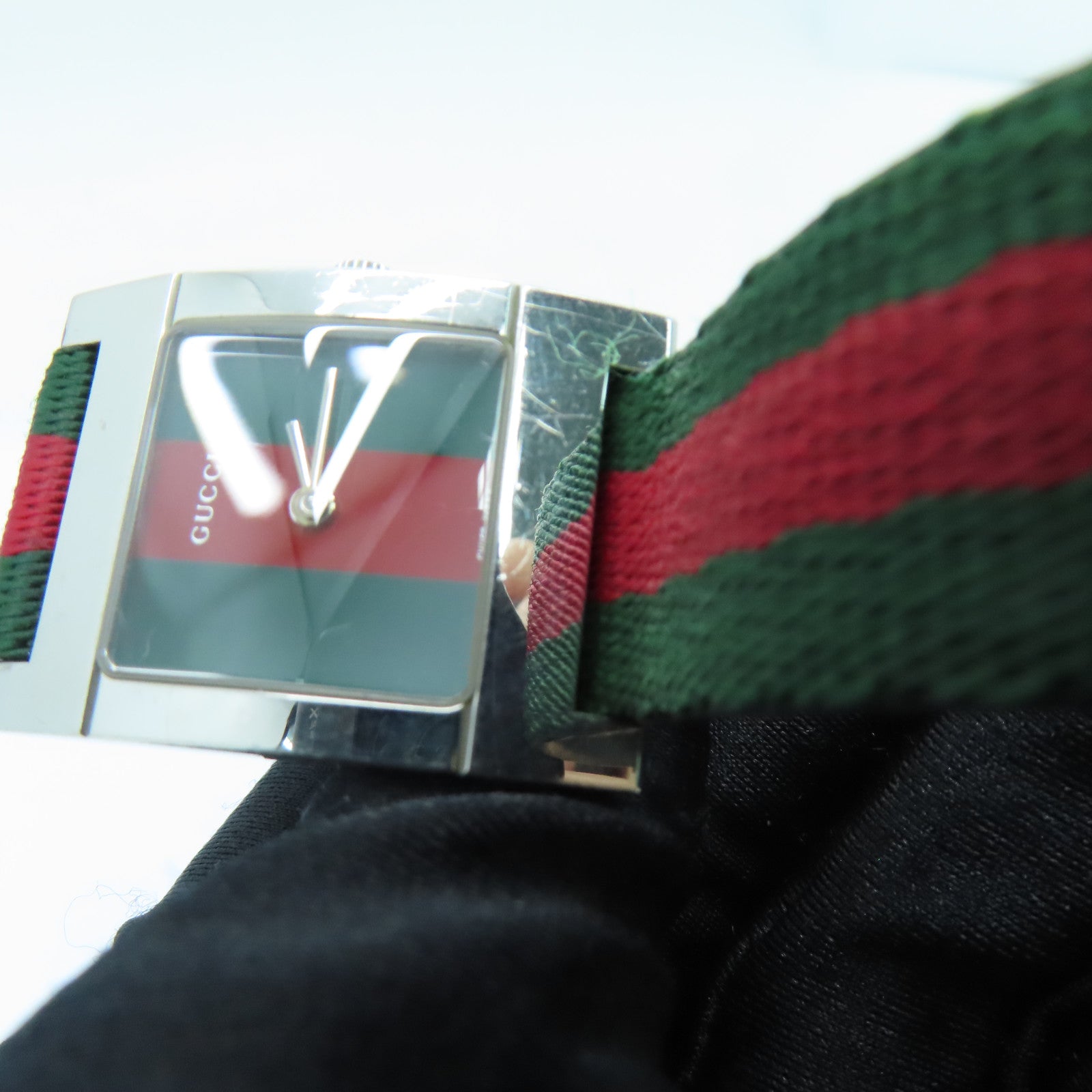 GUCCI Gucci不锈钢手表石英机芯绿色/红色