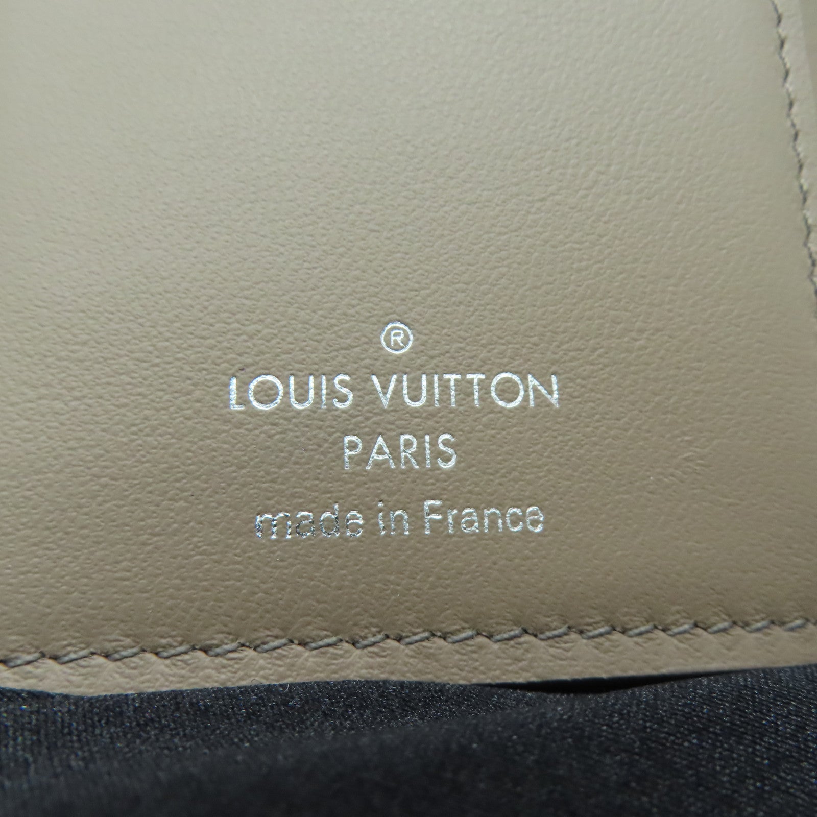 LOUIS VUITTON 【激減優惠】Taurillon皮革Capucines Compact Wallet錢包粉紅色/Magnolia