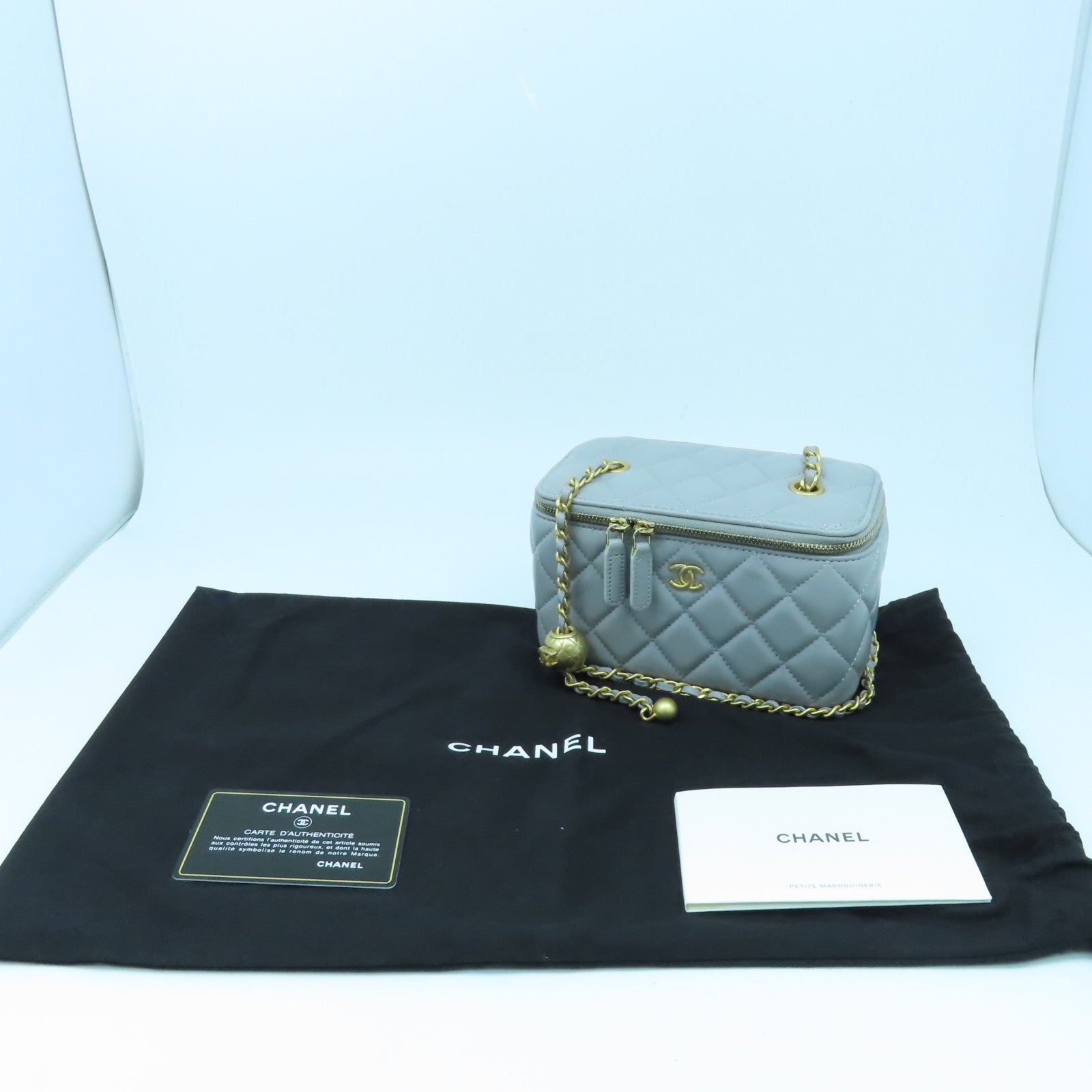 CHANEL 菱格羊皮皮革Vanity Case金扣鏈帶肩背袋灰色