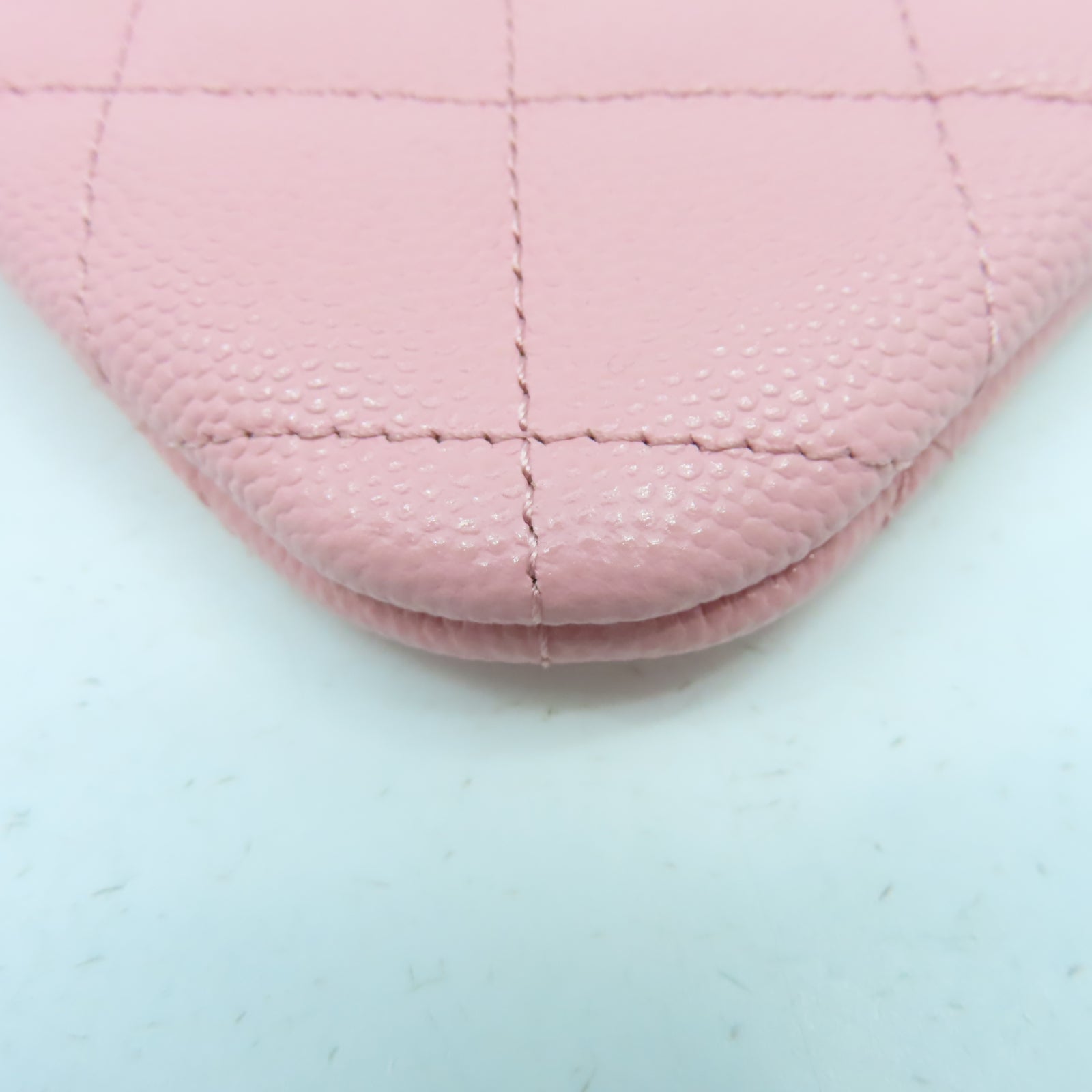 CHANEL 菱格牛皮皮革Mini Pouch金扣手拿包粉紅色