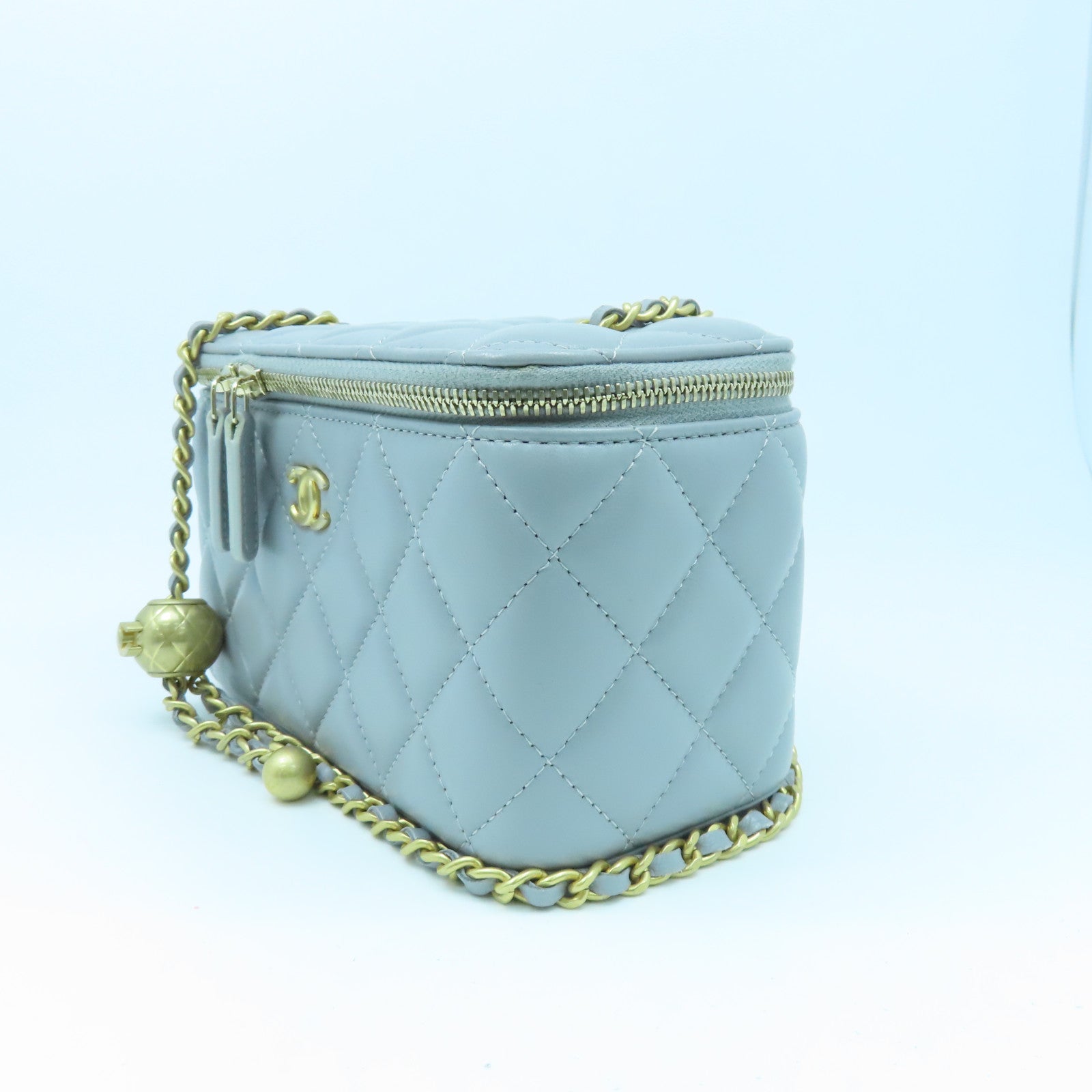 CHANEL 菱格羊皮皮革Vanity Case金扣鏈帶肩背袋灰色