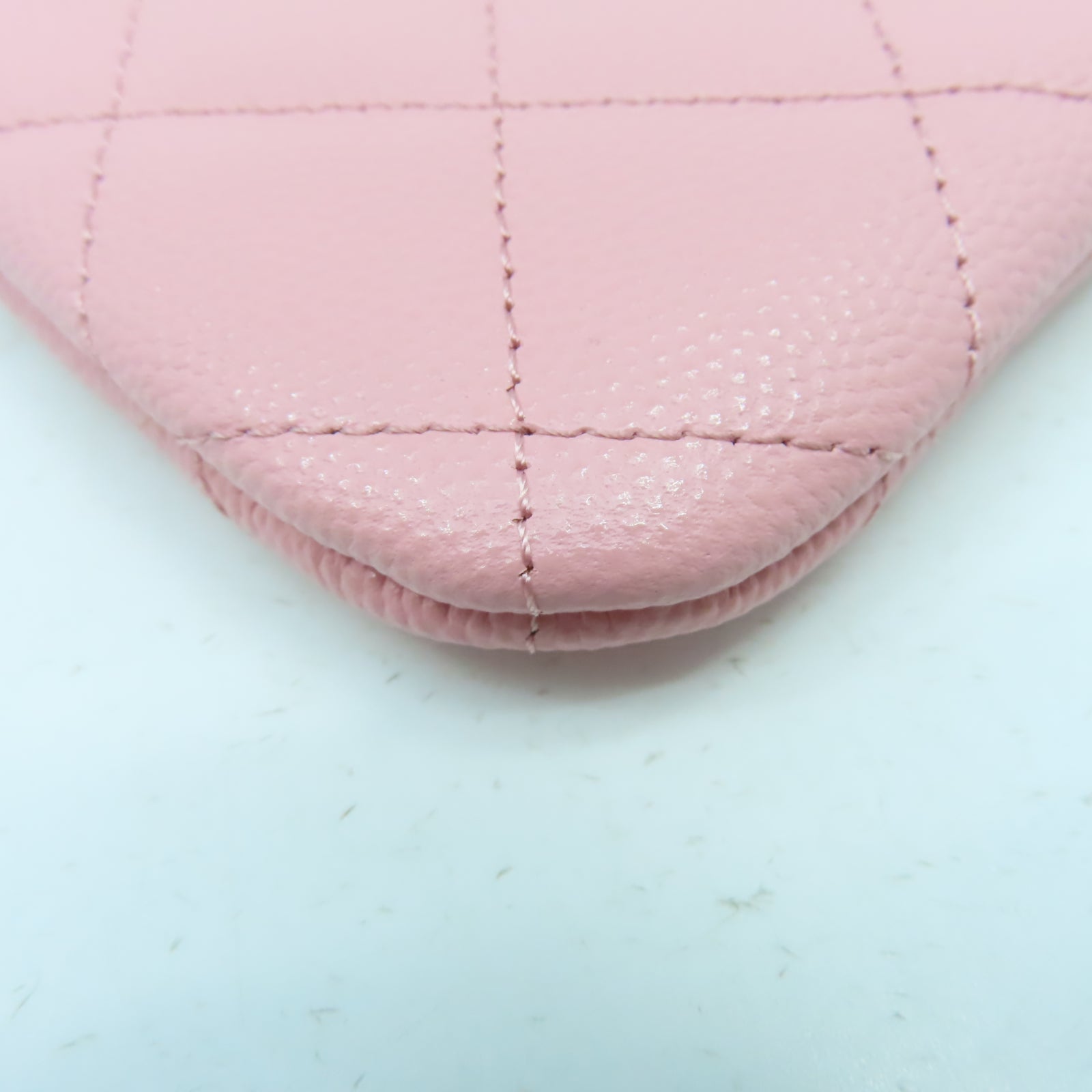 CHANEL 菱格牛皮皮革Mini Pouch金扣手拿包粉紅色