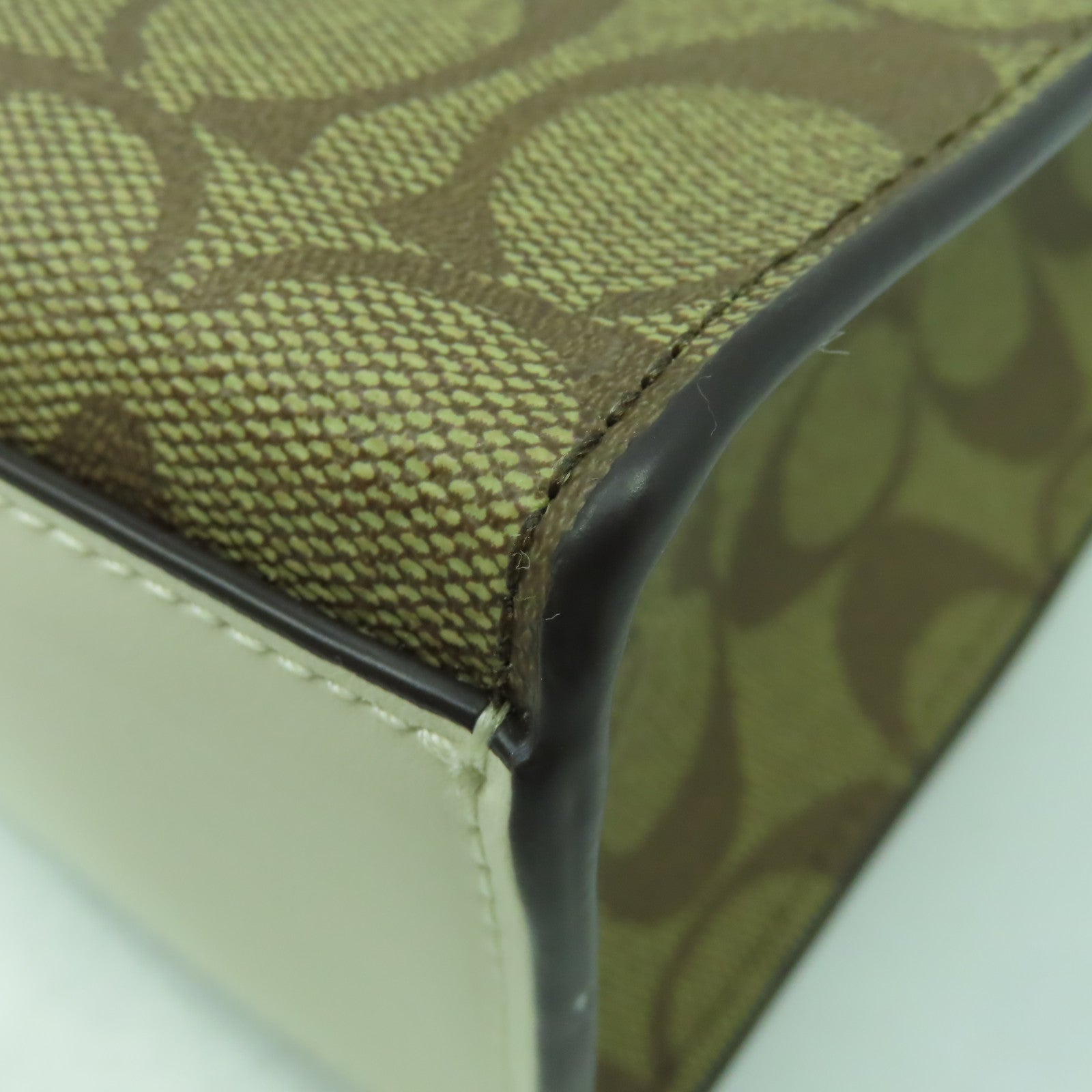 COACH 塗層帆布2 Way Shoulder Bag金扣手挽肩背兩用袋白色/棕色