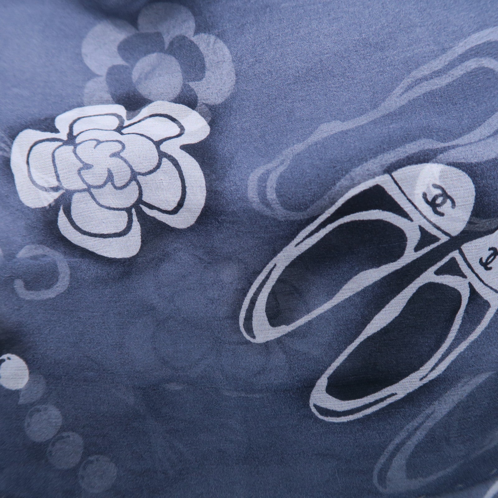 CHANEL 絲質Scarf絲巾灰色