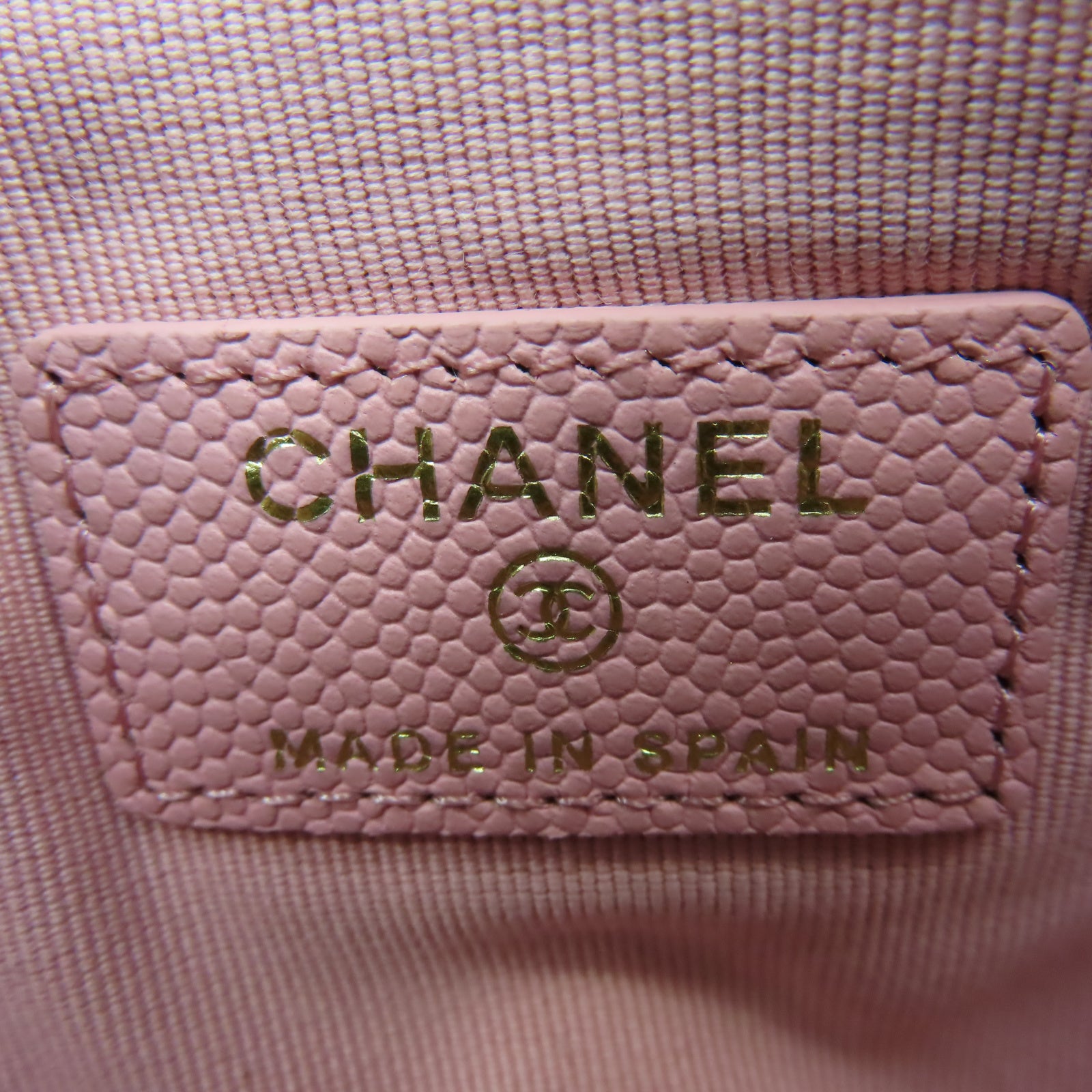 CHANEL 菱格牛皮皮革Mini Pouch金扣手拿包粉紅色