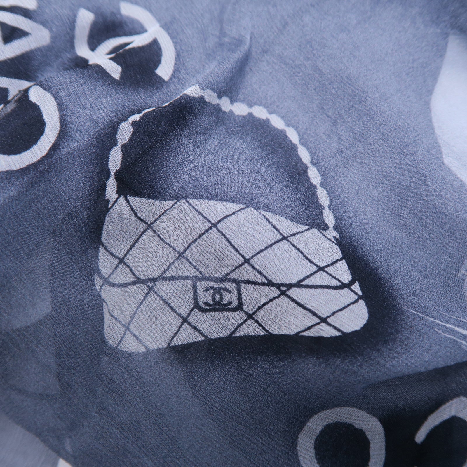 CHANEL 絲質Scarf絲巾灰色