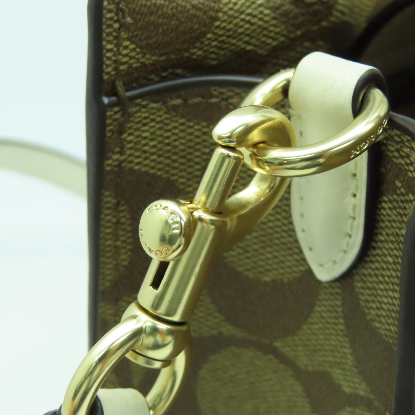 COACH 塗層帆布2 Way Shoulder Bag金扣手挽肩背兩用袋白色/棕色