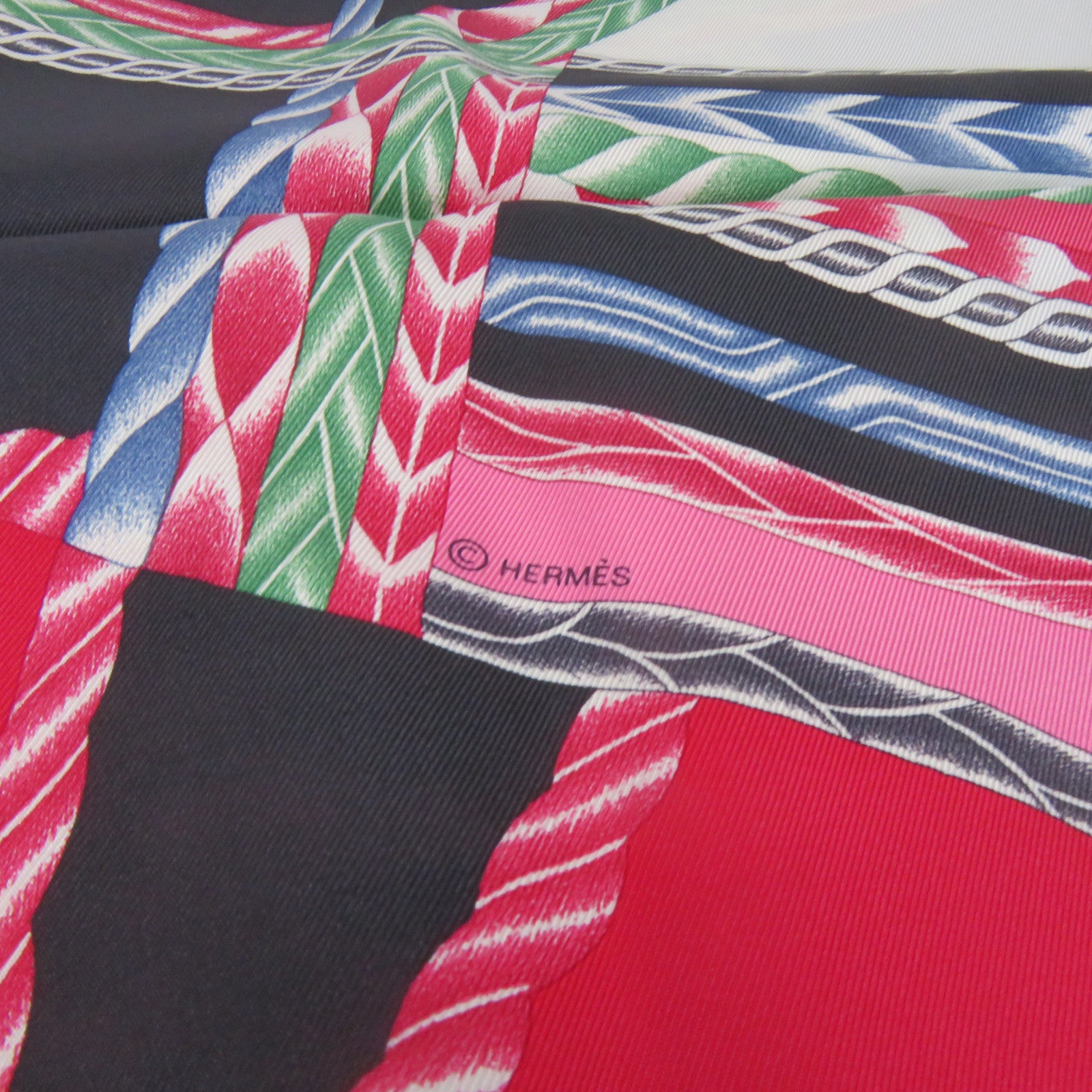 HERMES 【激減優惠】絲質Scarf 90x90絲巾紅色/彩色