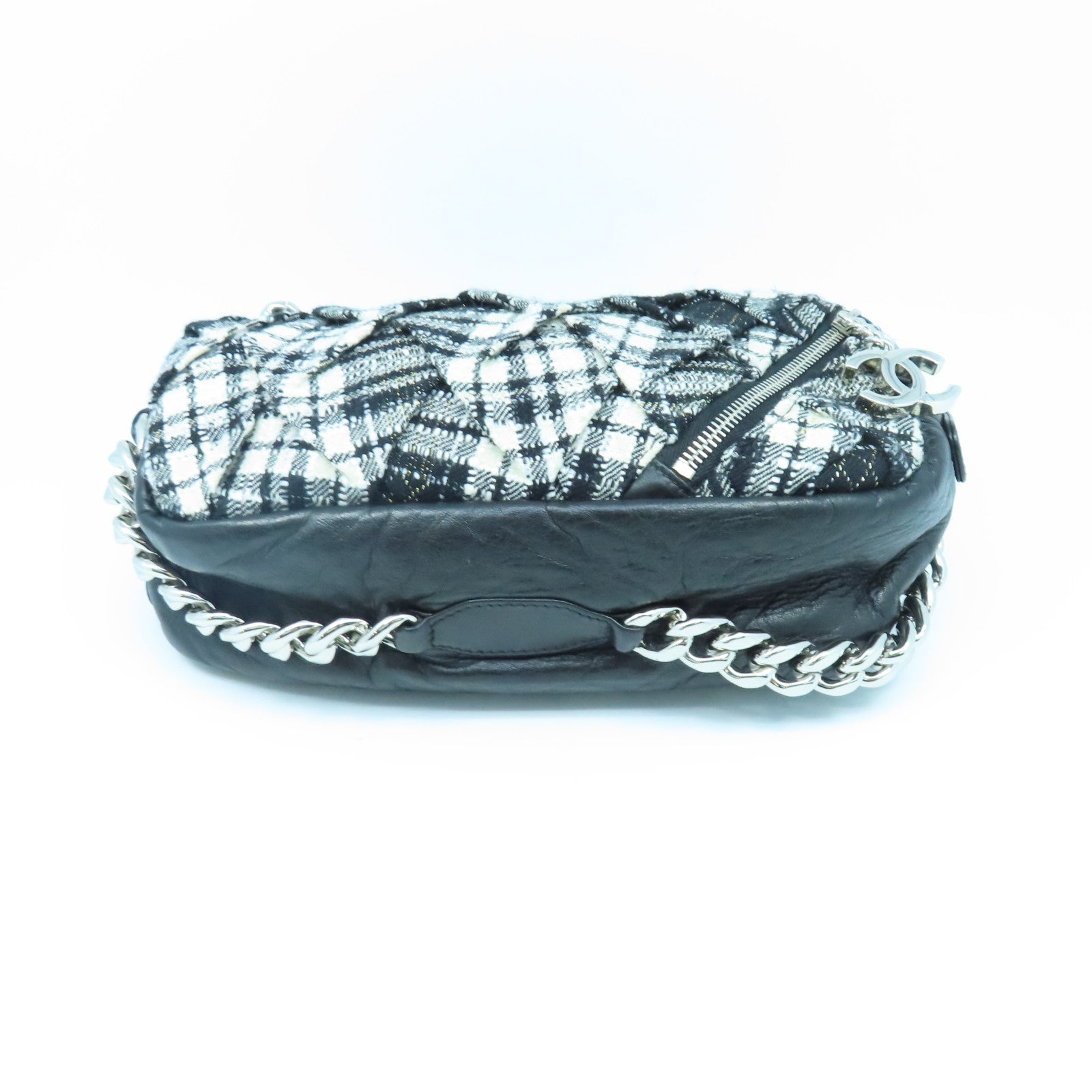 CHANEL 斜纹软呢Shoulder Bag银扣链带肩背袋黑色/白色