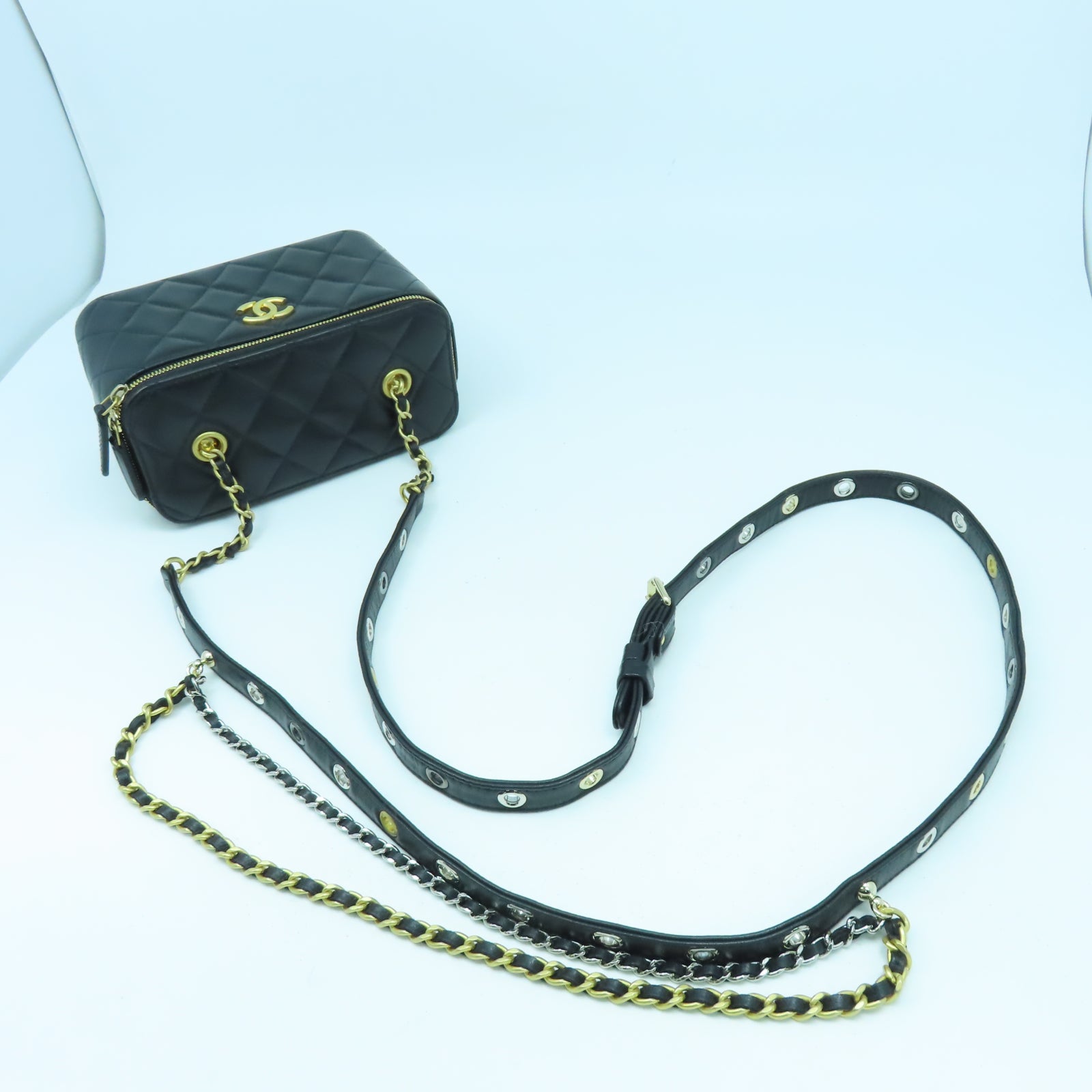 CHANEL 菱格羊皮皮革Chain Shoulder金扣肩背袋黑色