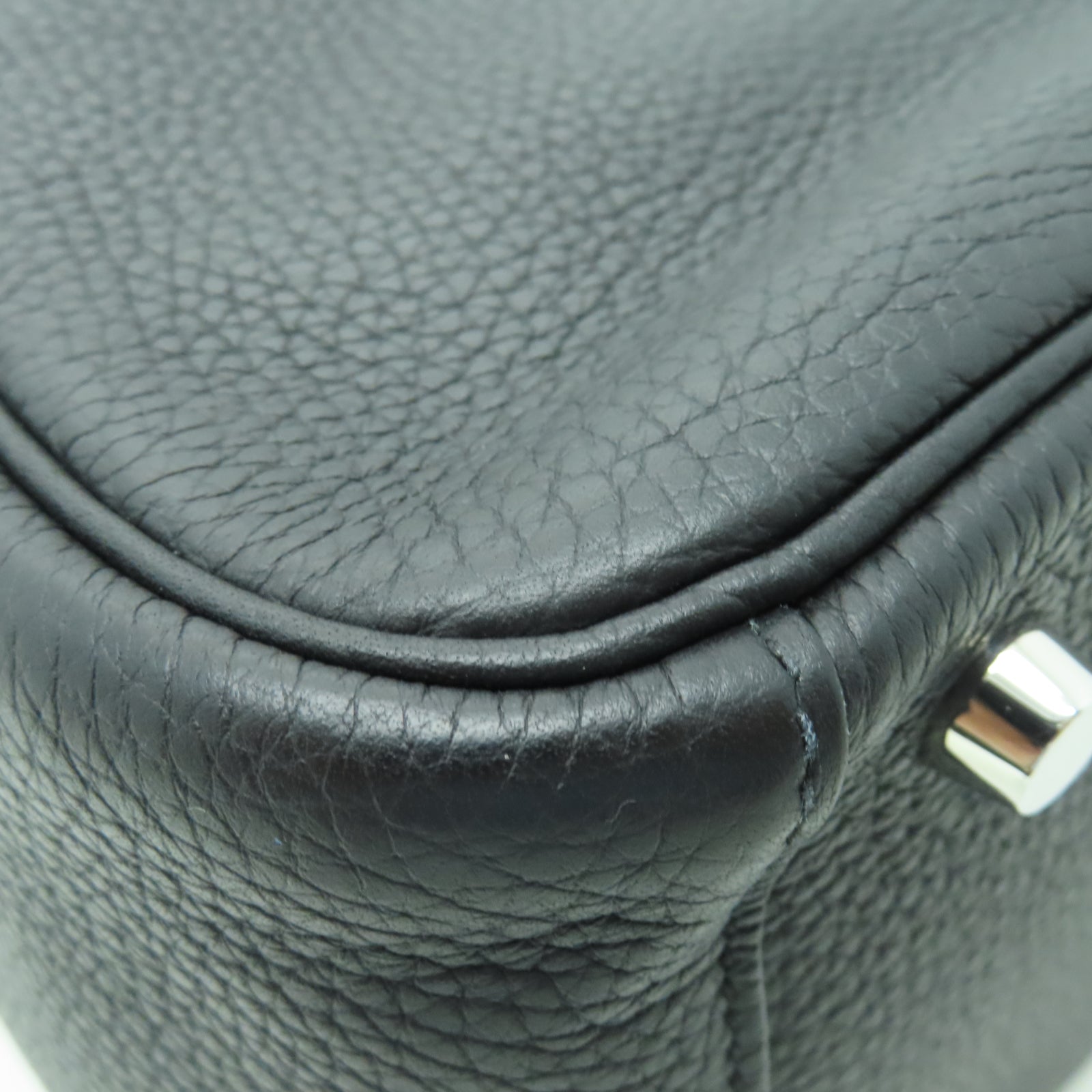 HERMES Taurillon Clemence皮革Lindy 26銀扣手挽肩背兩用袋黑色