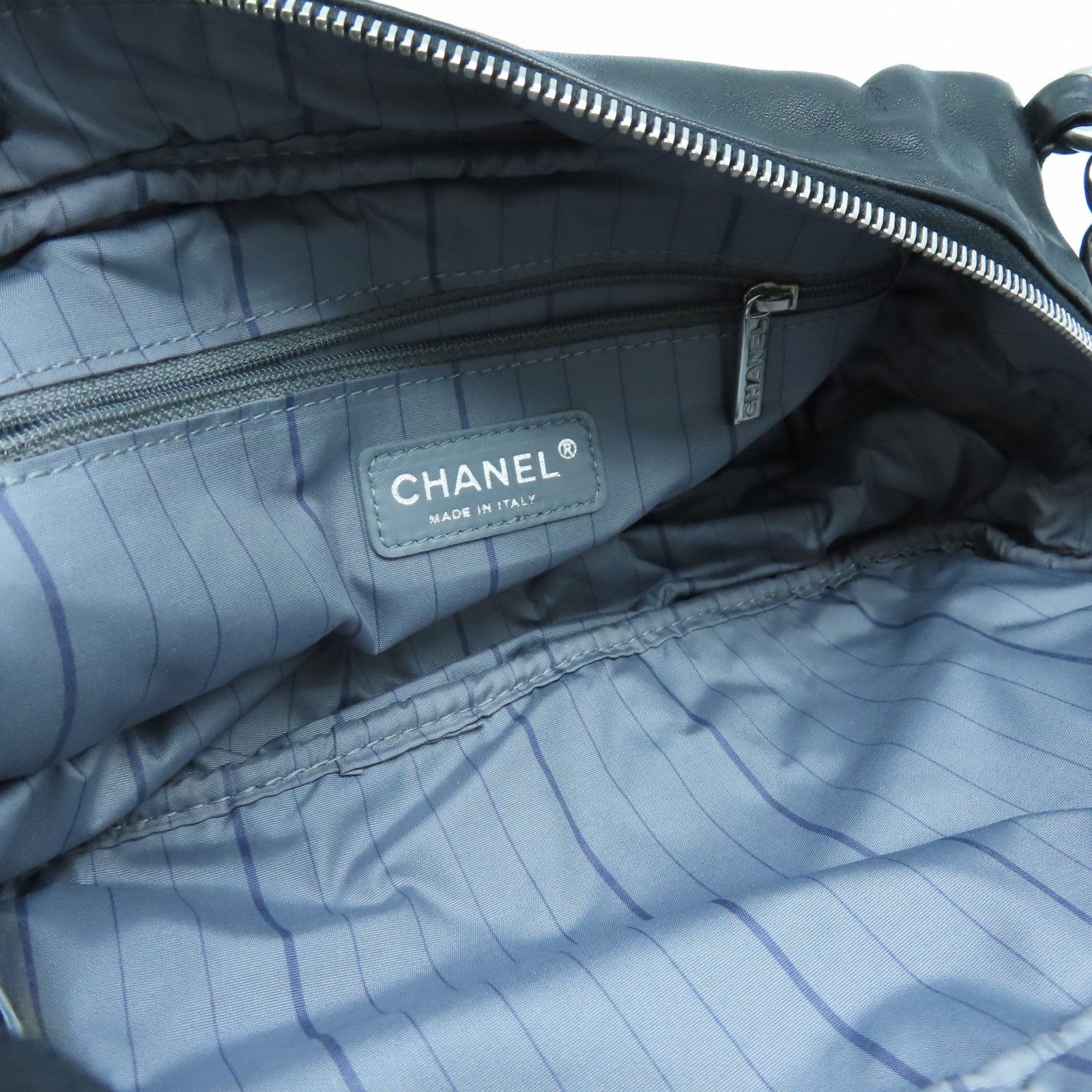 CHANEL 斜纹软呢Shoulder Bag银扣链带肩背袋黑色/白色