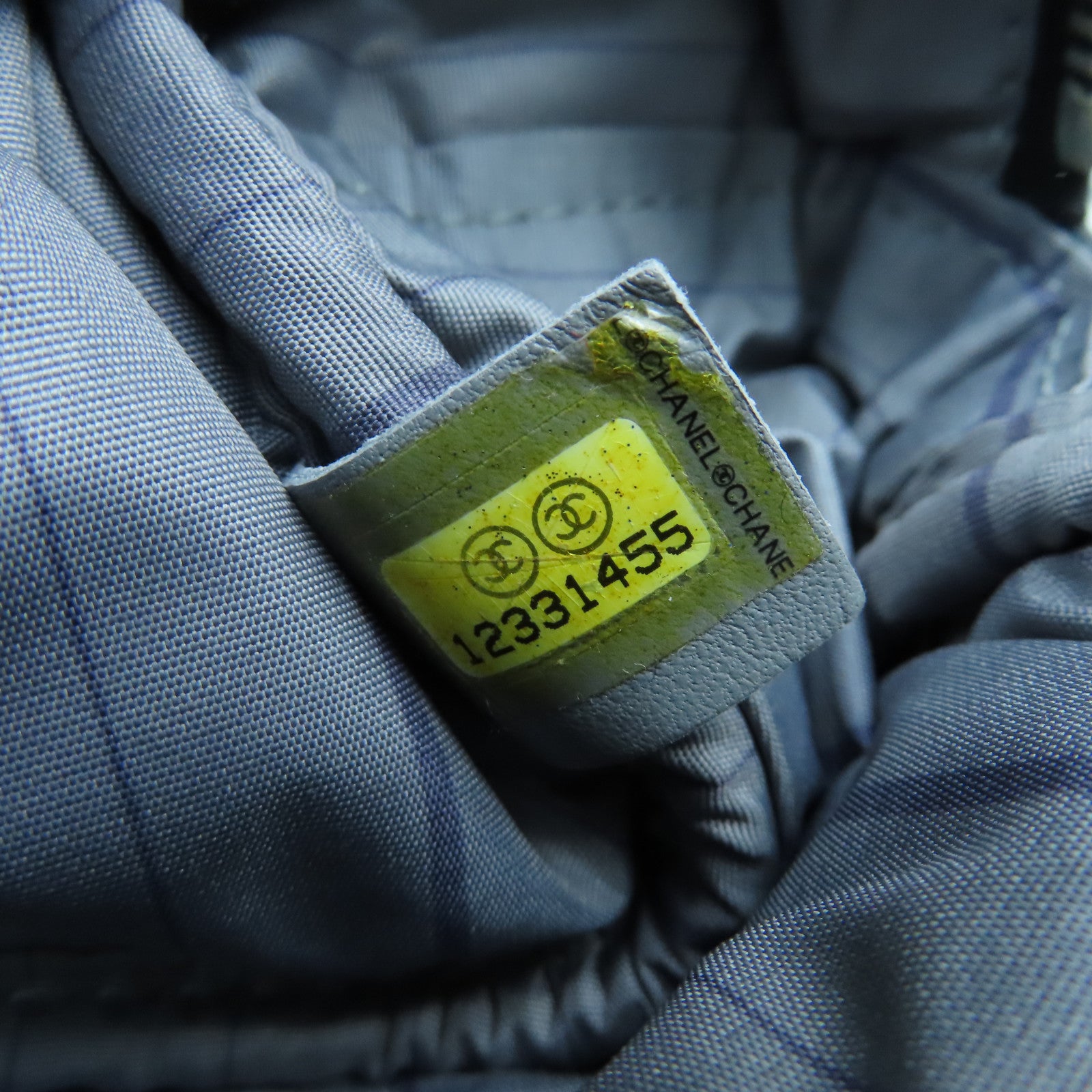 CHANEL 斜纹软呢Shoulder Bag银扣链带肩背袋黑色/白色