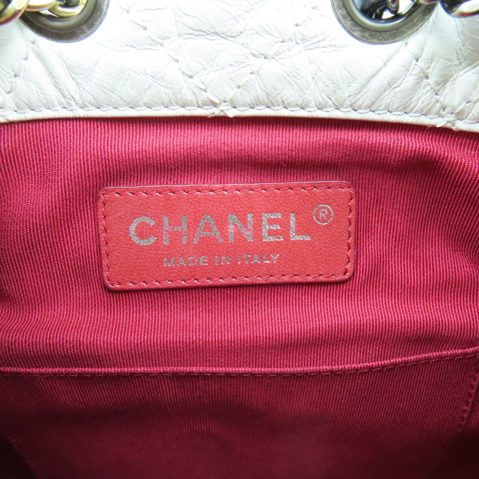 CHANEL 菱格牛皮皮革Gabreille Backpack銀扣/金扣背包白色/黑色