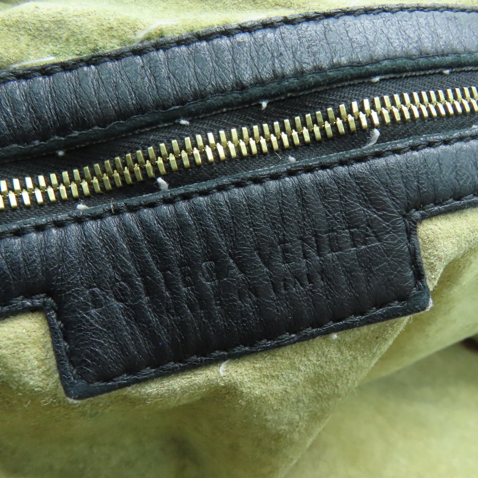 BOTTEGA VENETA 织纹皮革Shoulder Bag金扣肩背袋黑色