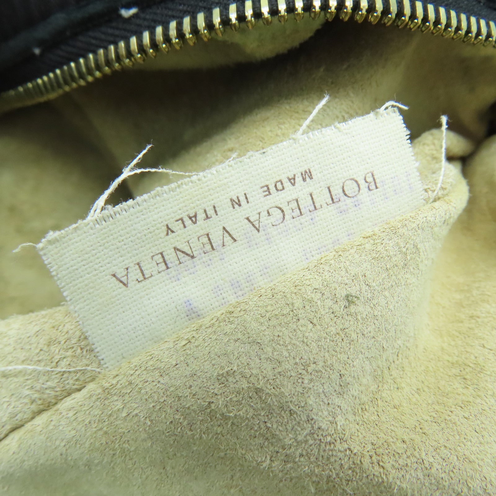 BOTTEGA VENETA 织纹皮革Shoulder Bag金扣肩背袋黑色