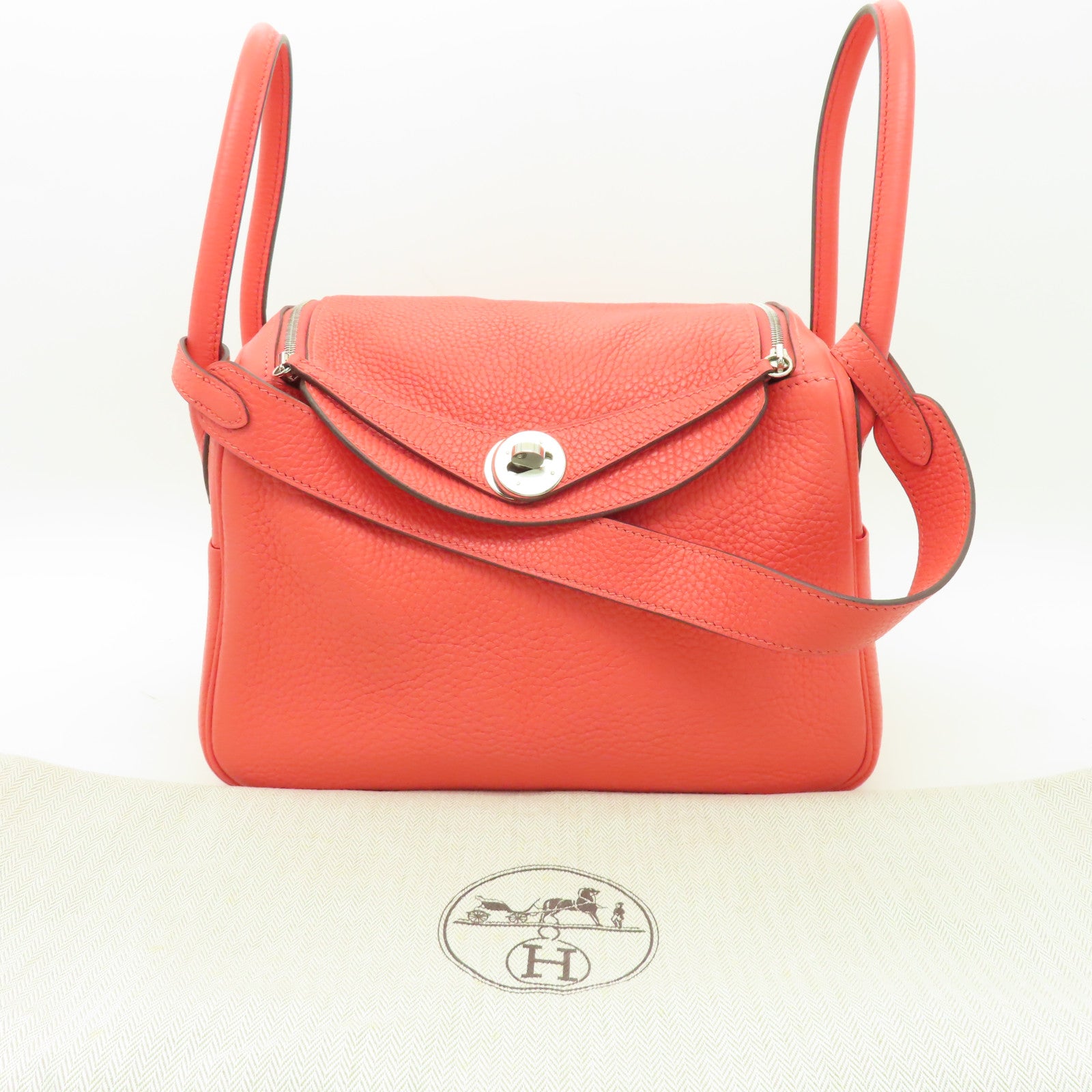 HERMES Clemence皮革Lindy 26銀扣肩背袋蜜桃紅草莓色