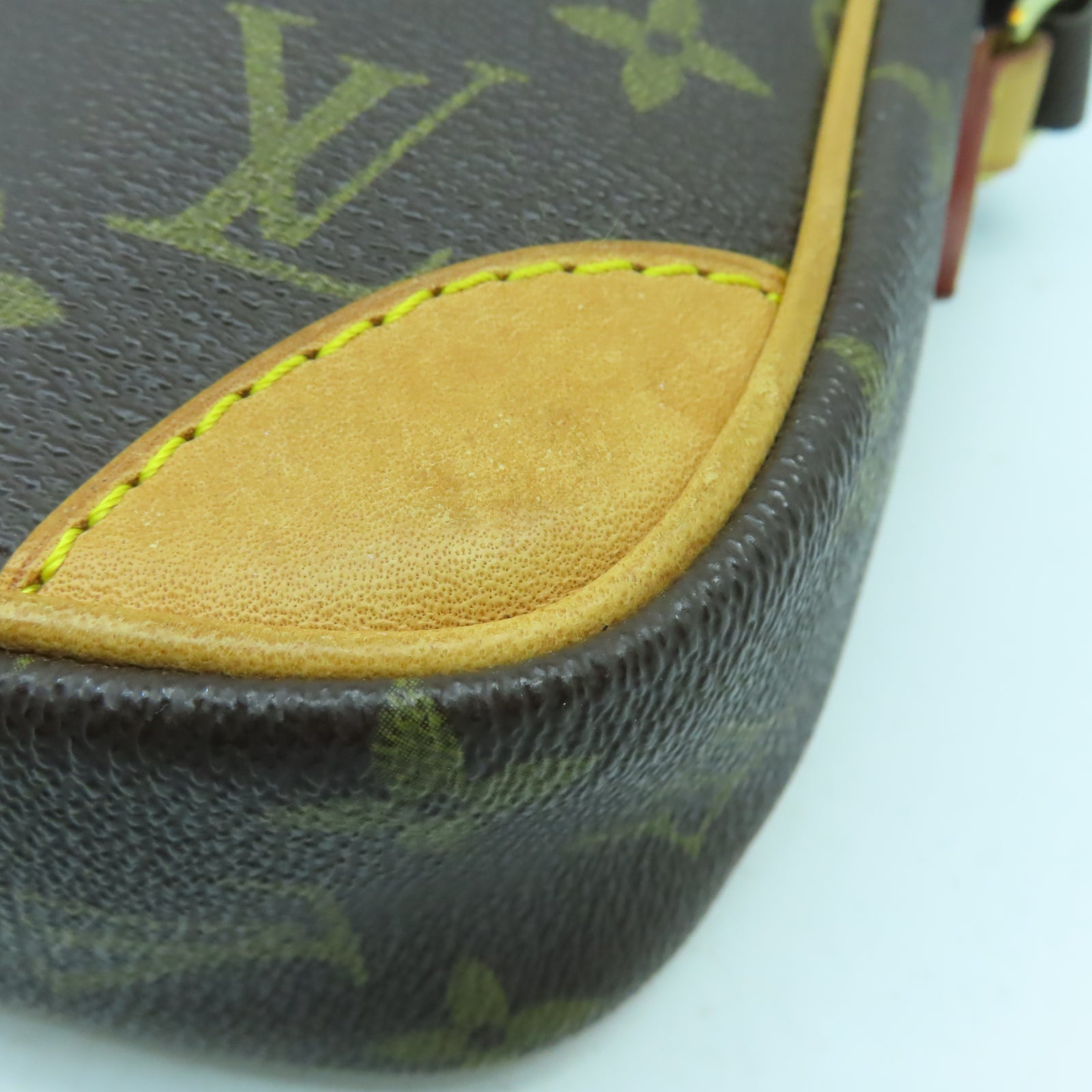LOUIS VUITTON Monogram Danube金扣肩背袋啡色