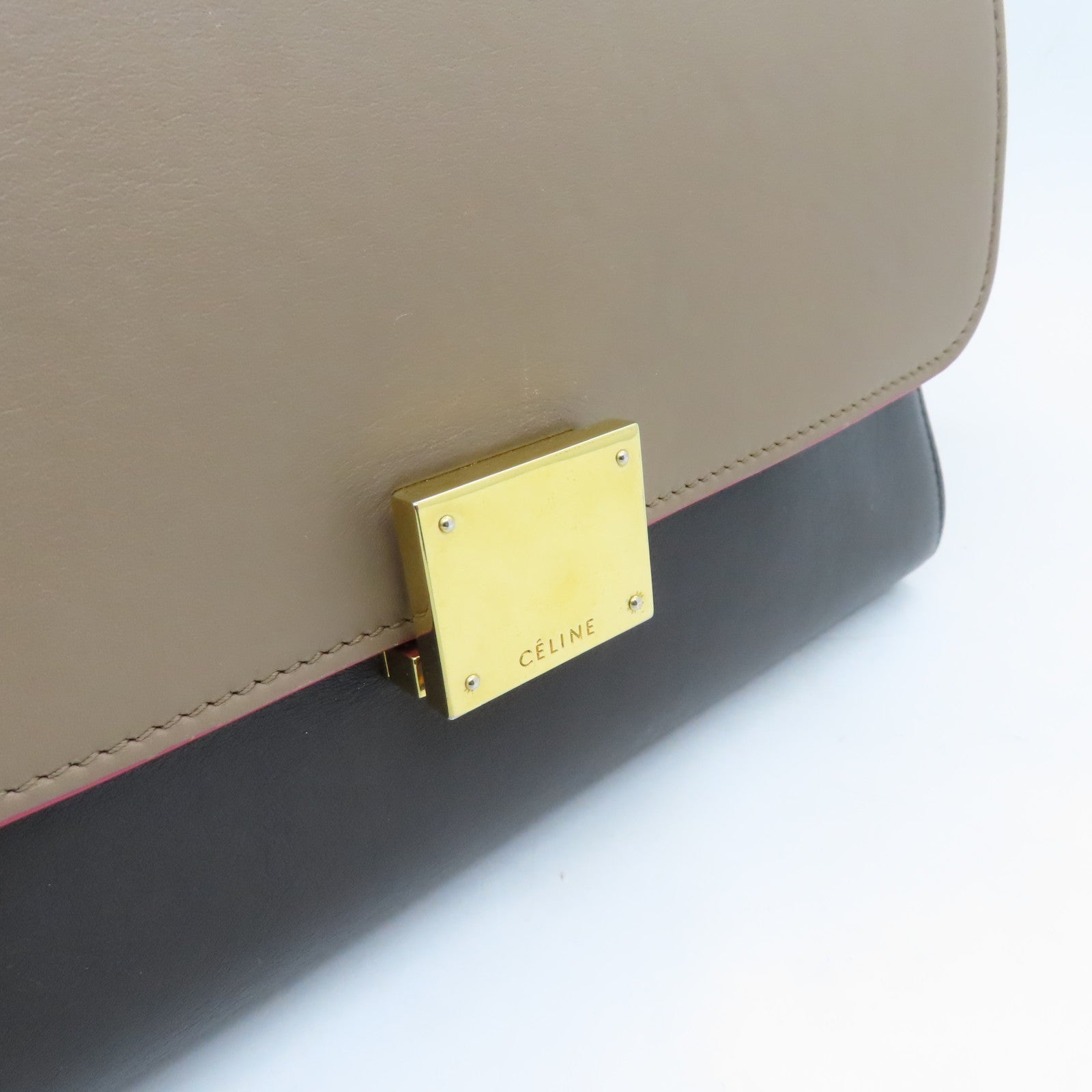 CELINE 牛皮皮革Trapeze金扣肩背袋啡色