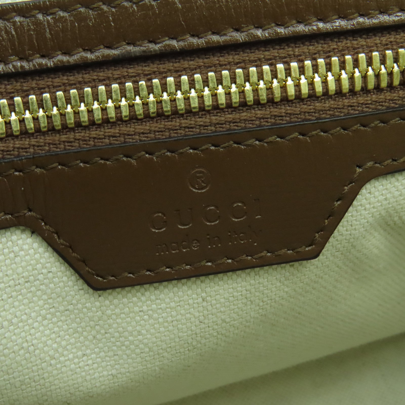 GUCCI 塗層帆布Interlocking G Bag金扣肩背袋啡色