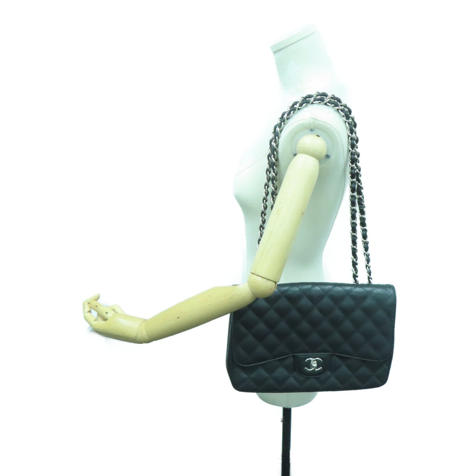 CHANEL 菱格Caviar皮革Chain Shoulder銀扣鏈帶肩背袋黑色