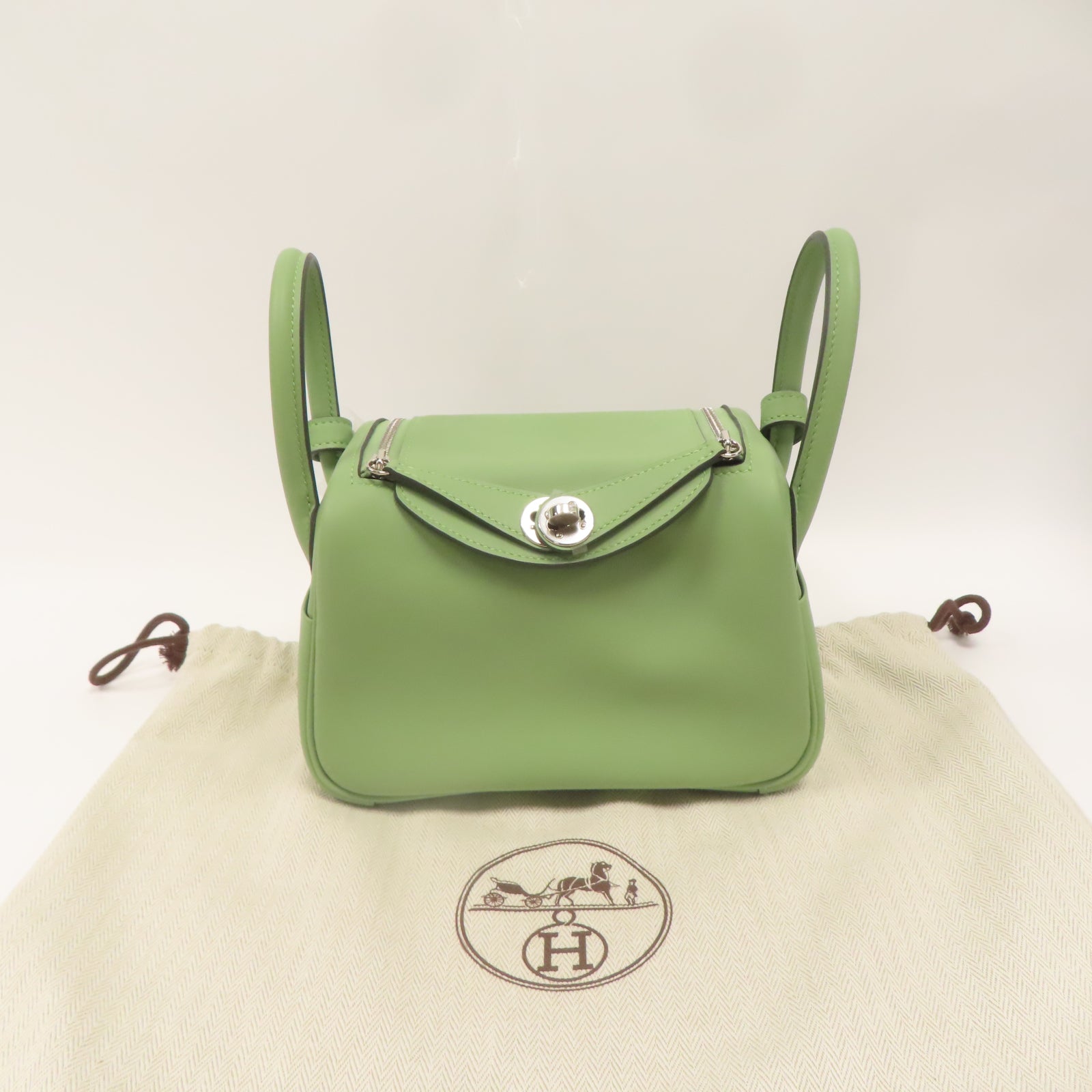 HERMES Swift皮革Mini Lindy銀扣肩背袋牛油果綠色
