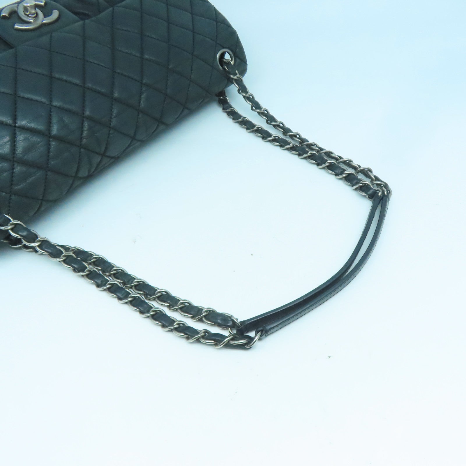 CHANEL 【激減優惠】牛皮皮革Chain Shoulder銀扣肩背袋黑色
