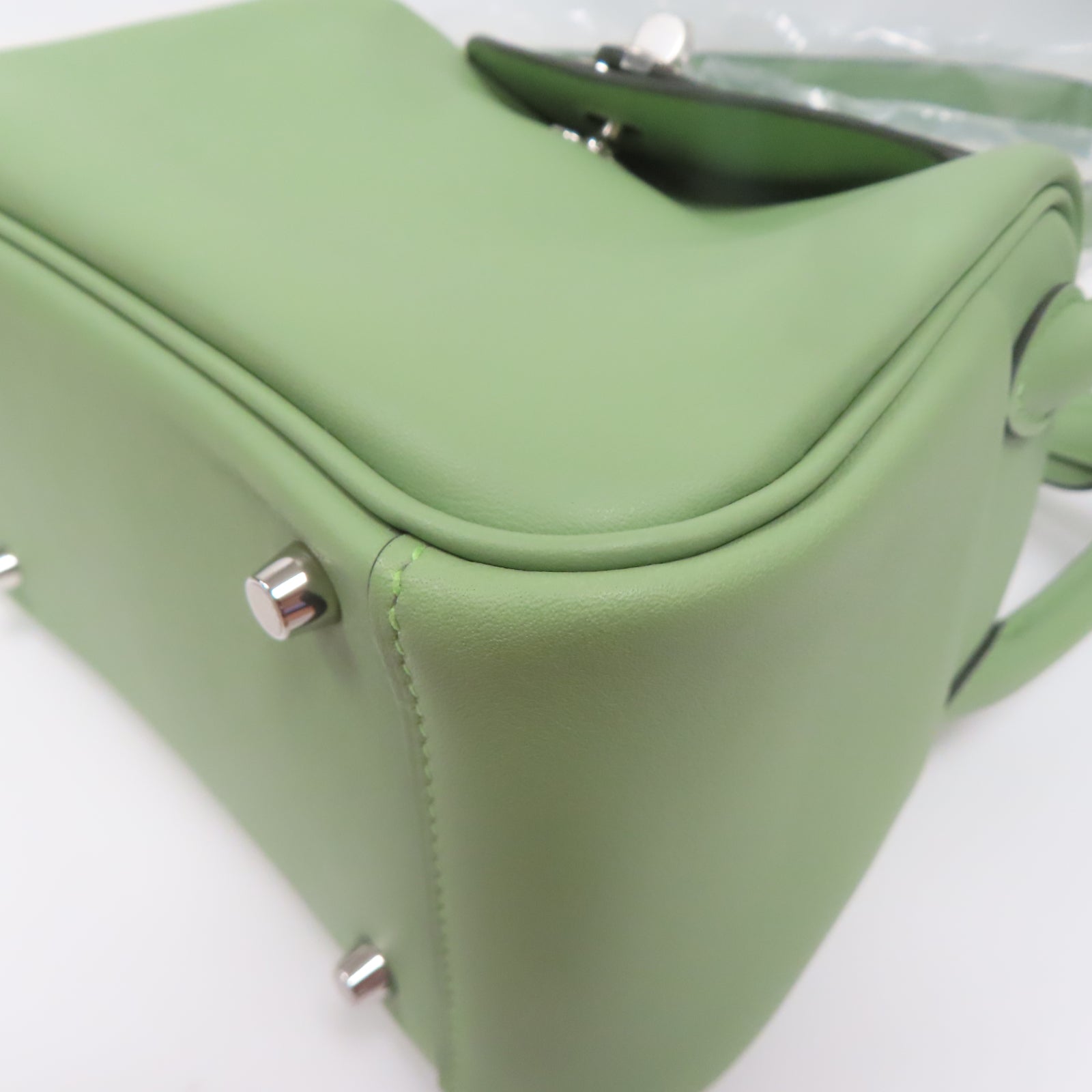 HERMES Swift皮革Mini Lindy銀扣肩背袋牛油果綠色