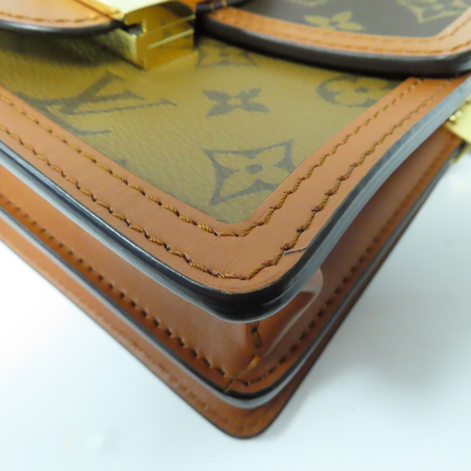 LOUIS VUITTON Monogram Reverse Mini Dauphine金扣肩背袋啡色