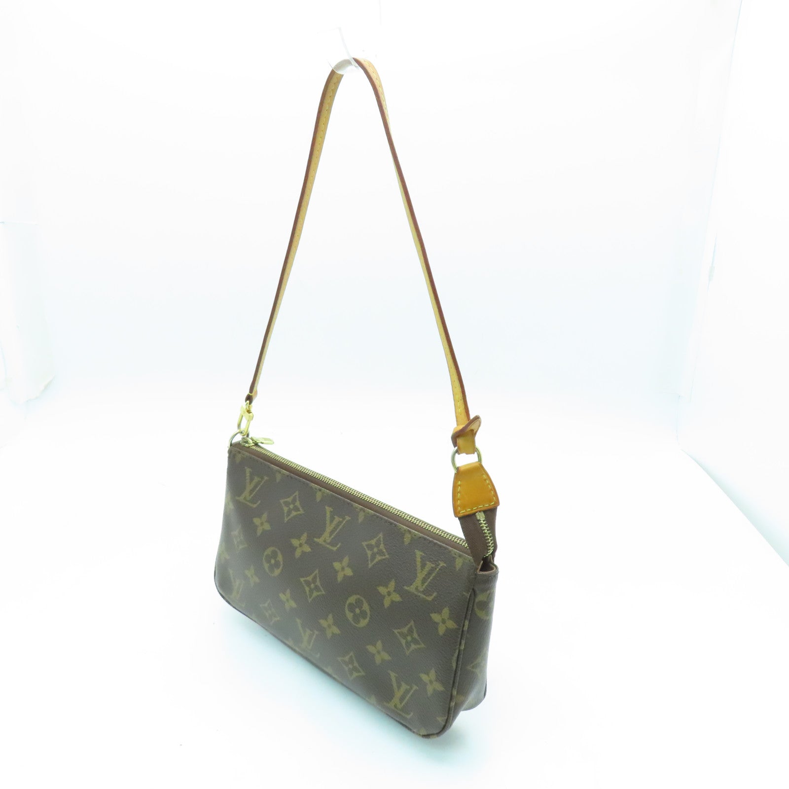 LOUIS VUITTON Monogram Pochette Accessories金扣手挽袋啡色