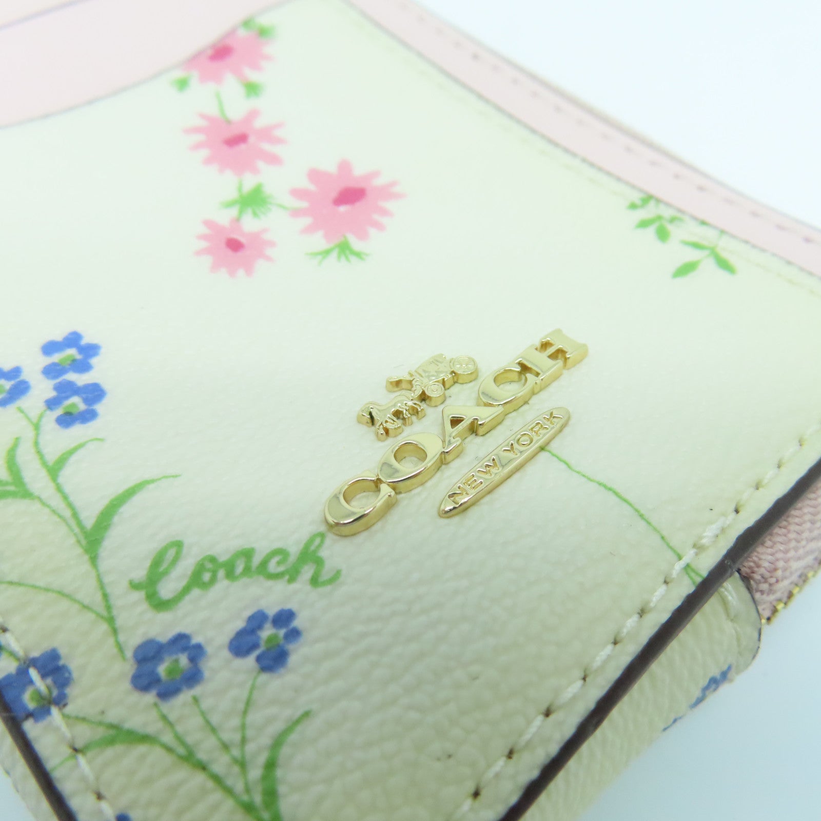 COACH Leather Card Case Gold Buckle White/Pink