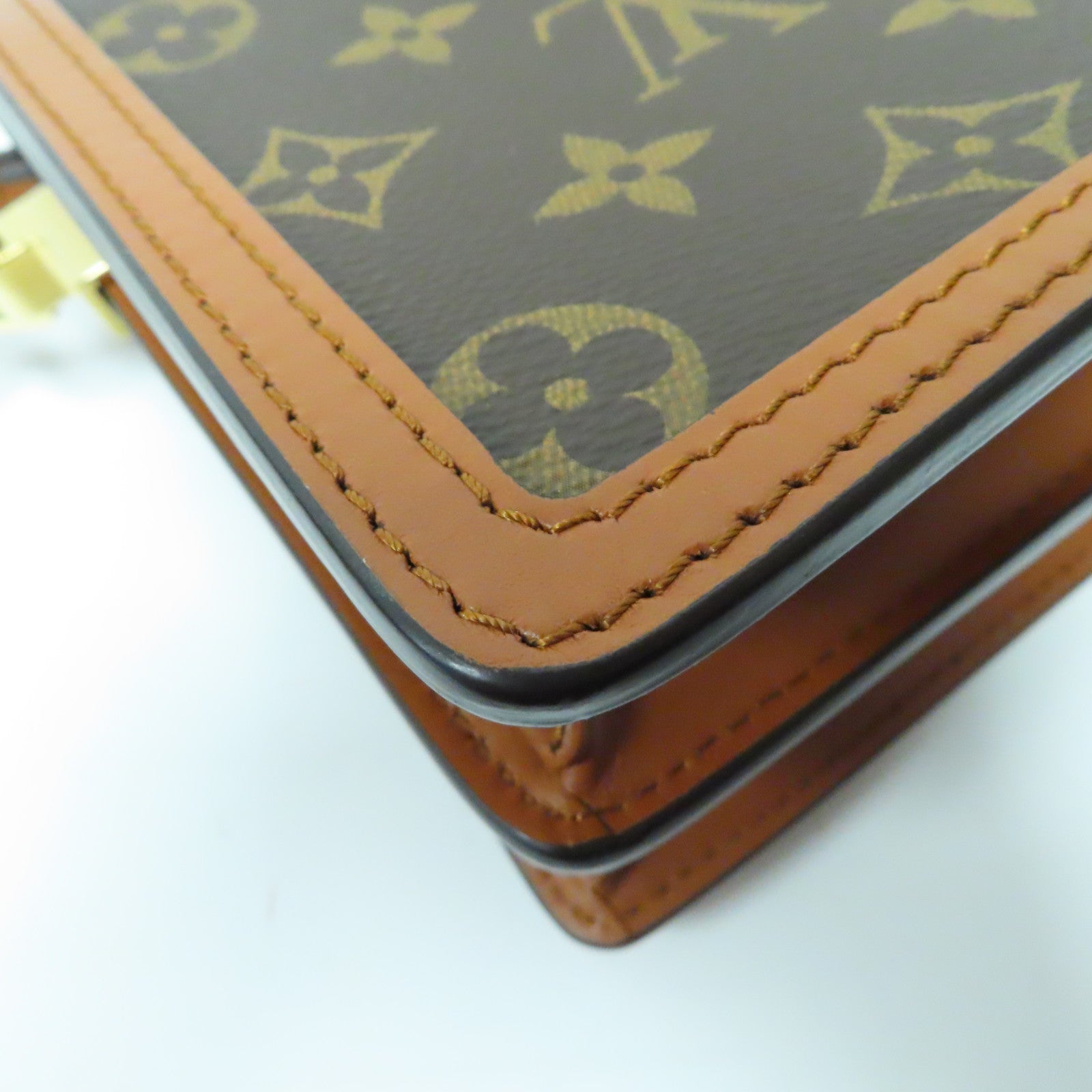 LOUIS VUITTON Monogram Reverse Mini Dauphine金扣肩背袋啡色