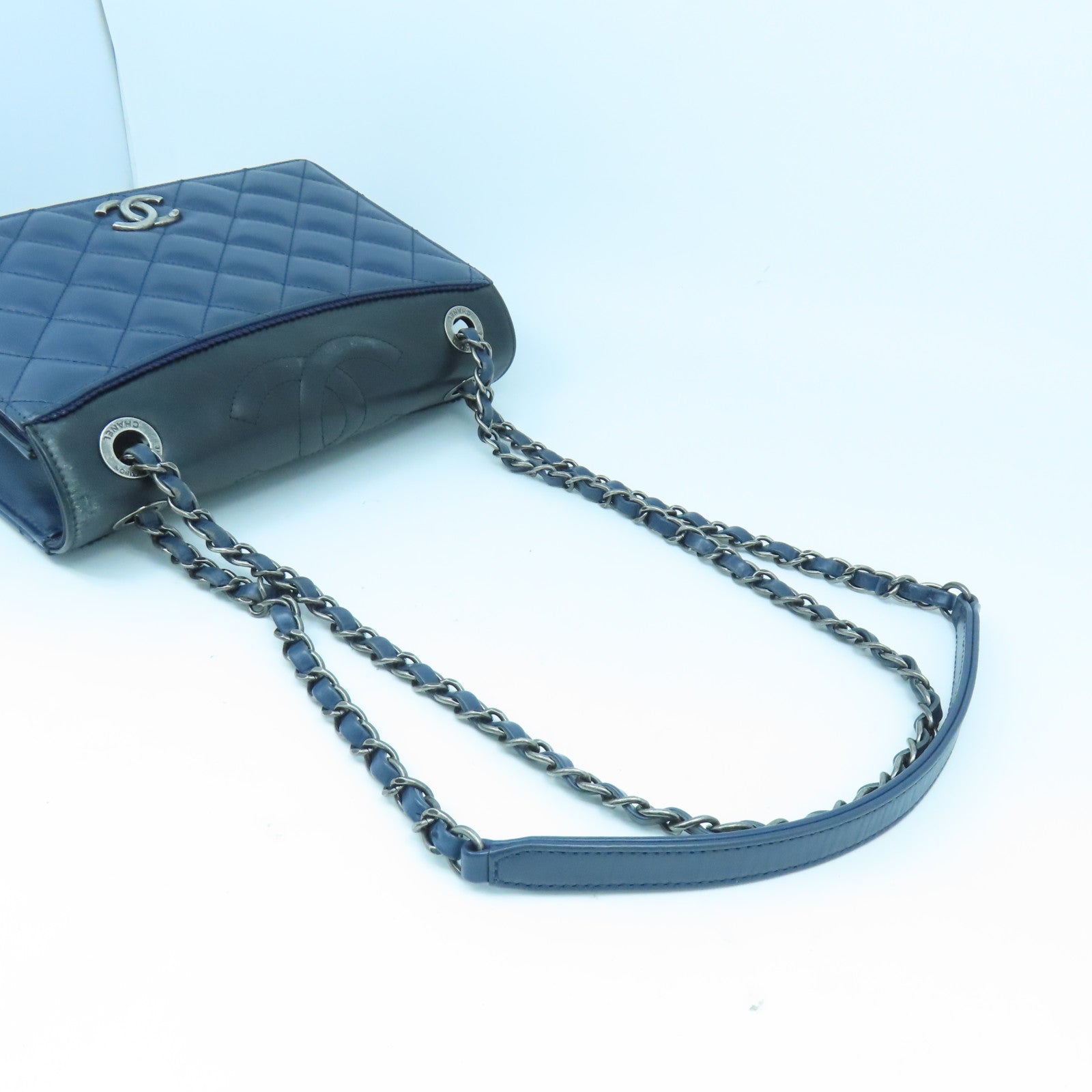 CHANEL 菱格牛皮皮革Chain Shoulder銀扣鏈帶肩背袋藍色