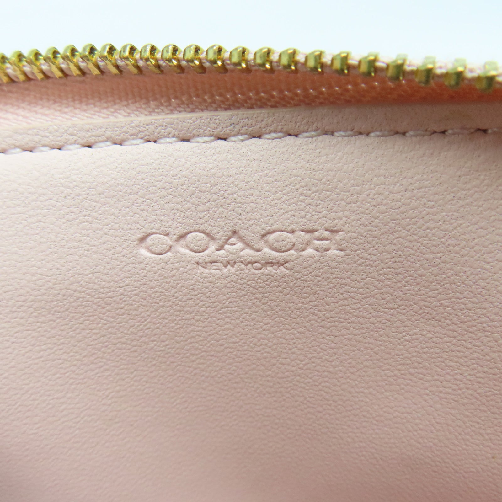 COACH Leather Card Case Gold Buckle White/Pink