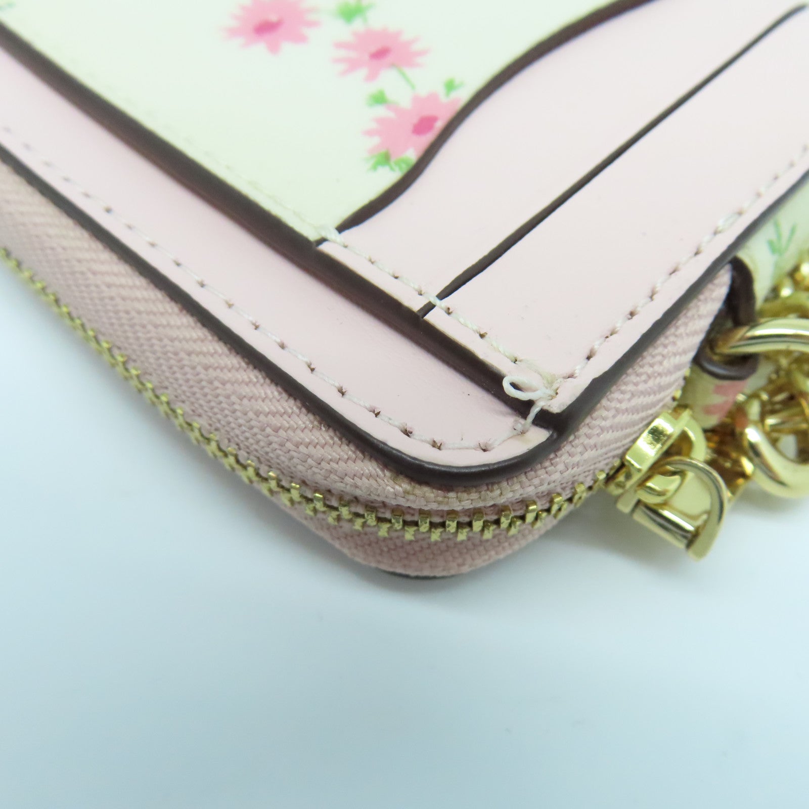 COACH Leather Card Case Gold Buckle White/Pink