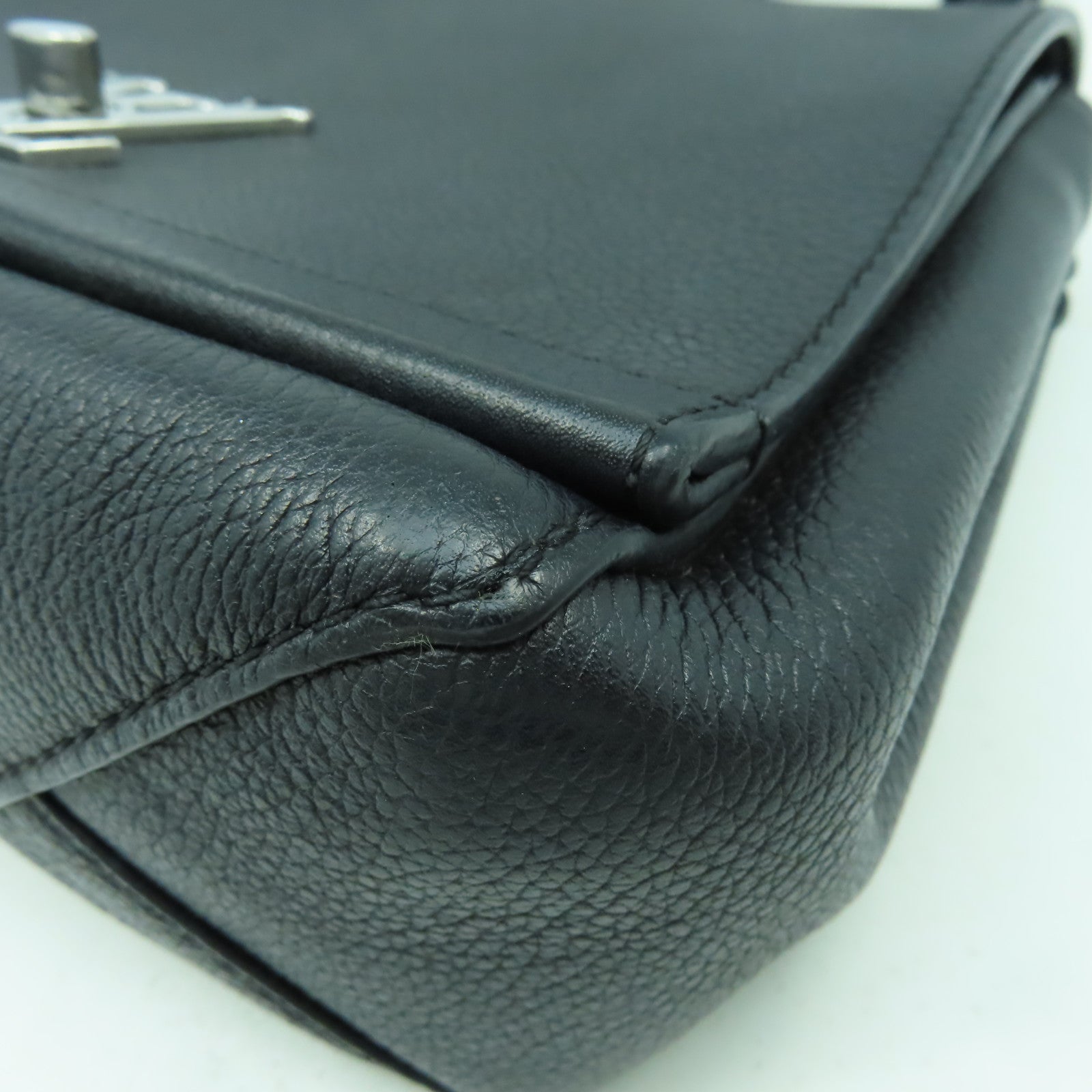 LOUIS VUITTON 牛皮皮革Lockme II BB銀扣手挽肩背兩用袋Noir黑色