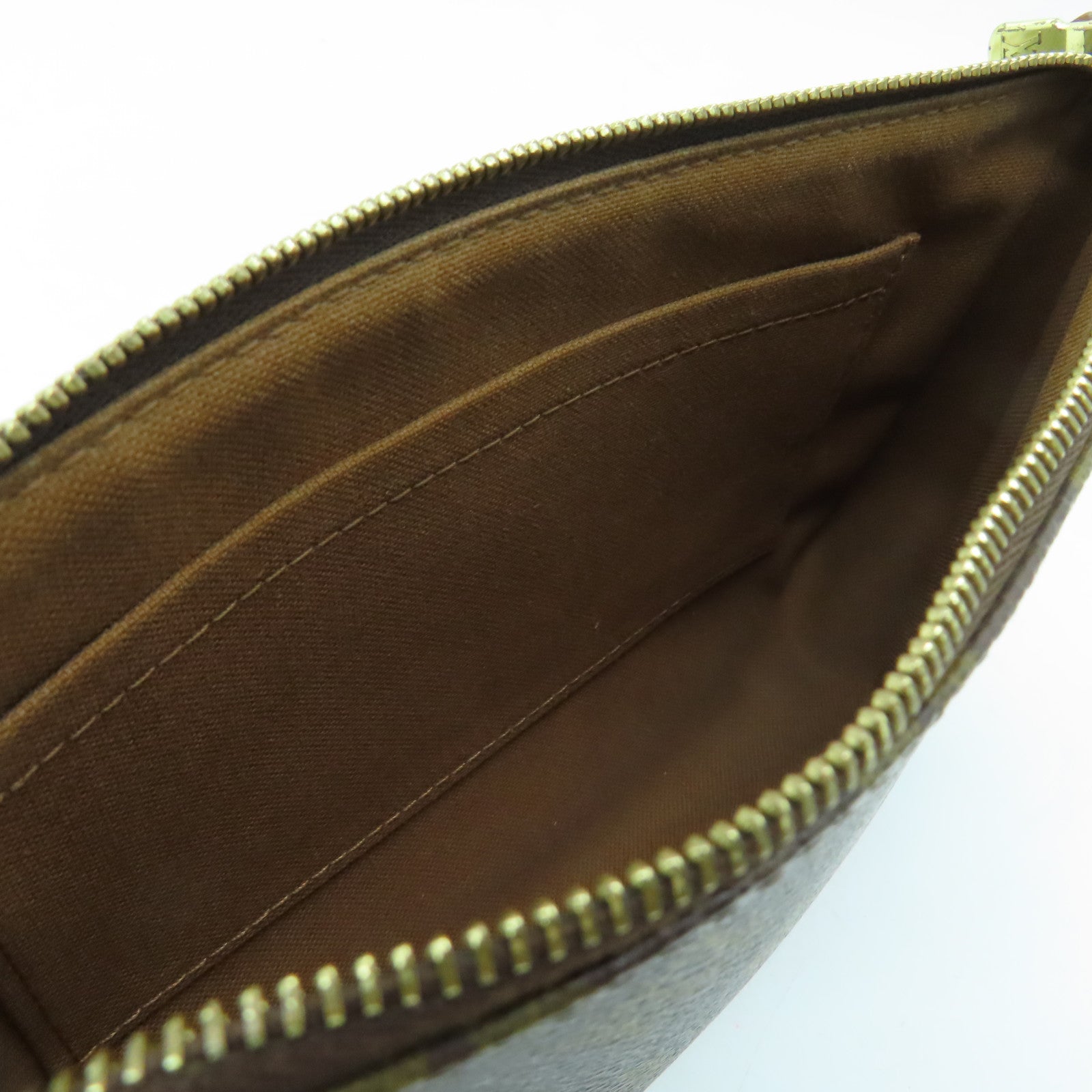LOUIS VUITTON Monogram Pochette Accessories金扣手挽袋啡色