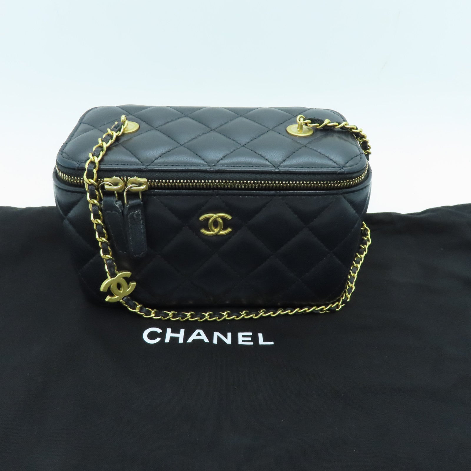 CHANEL rhombic sheepskin leather Chain Shoulder Bag gold buckle chain shoulder bag black