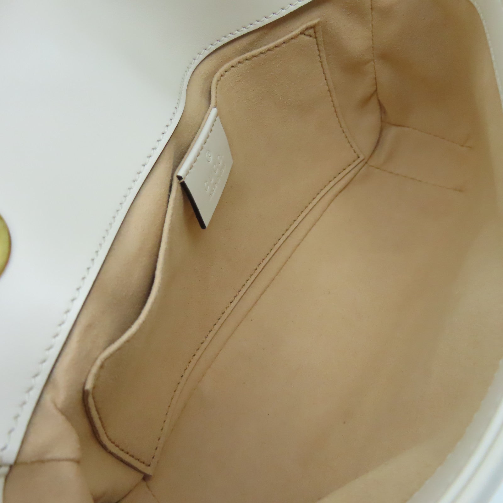 GUCCI 牛皮皮革GG Marmont金扣鏈帶肩背袋米白色
