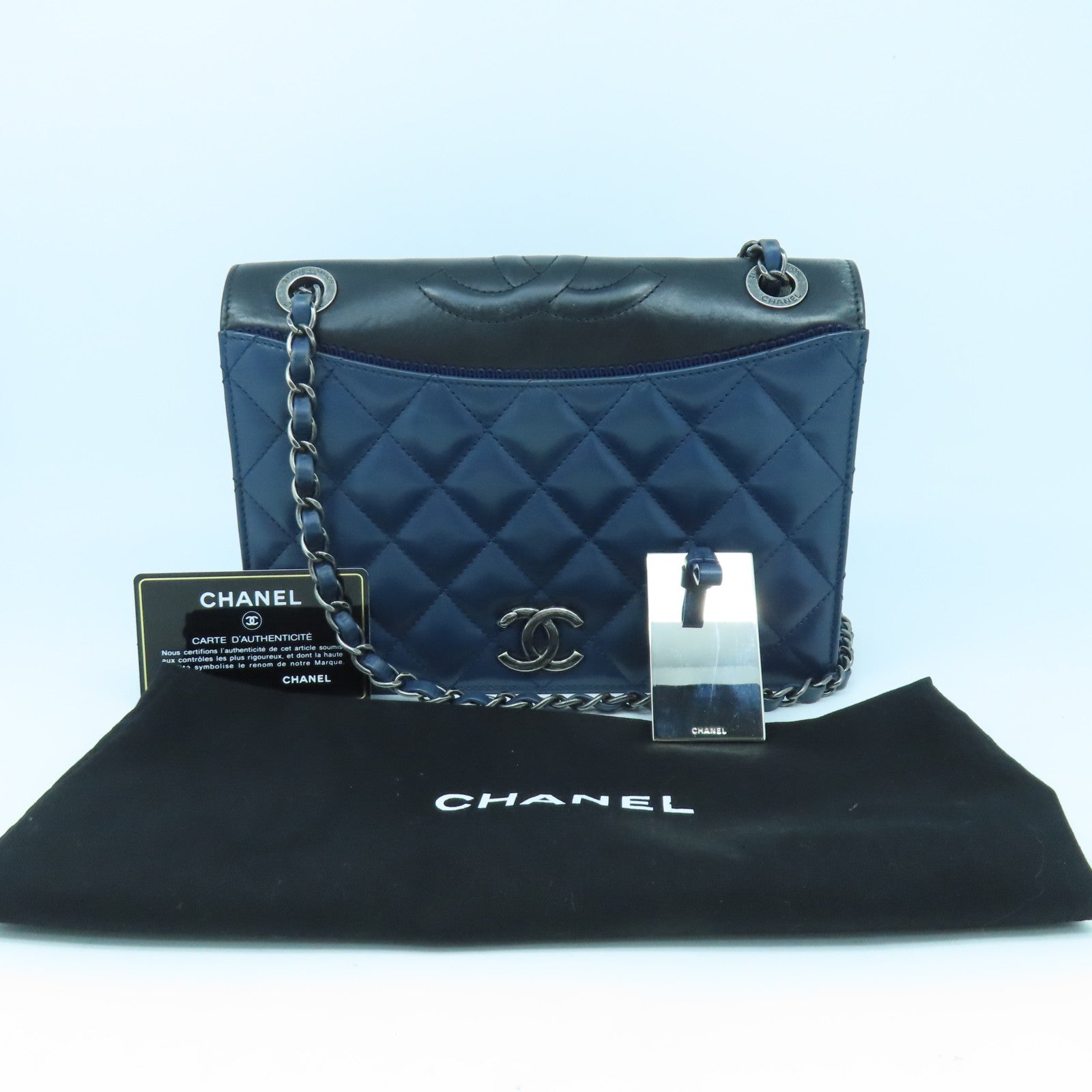 CHANEL 菱格牛皮皮革Chain Shoulder銀扣鏈帶肩背袋藍色